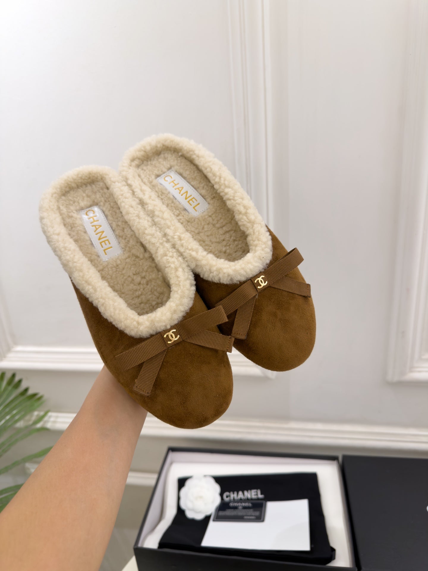 CC 26s Mules Dark Brown Shearling 111936