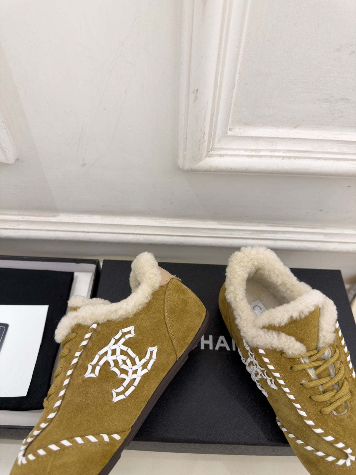 CC 26s Sneakers Mustard Shearling Suede 164880
