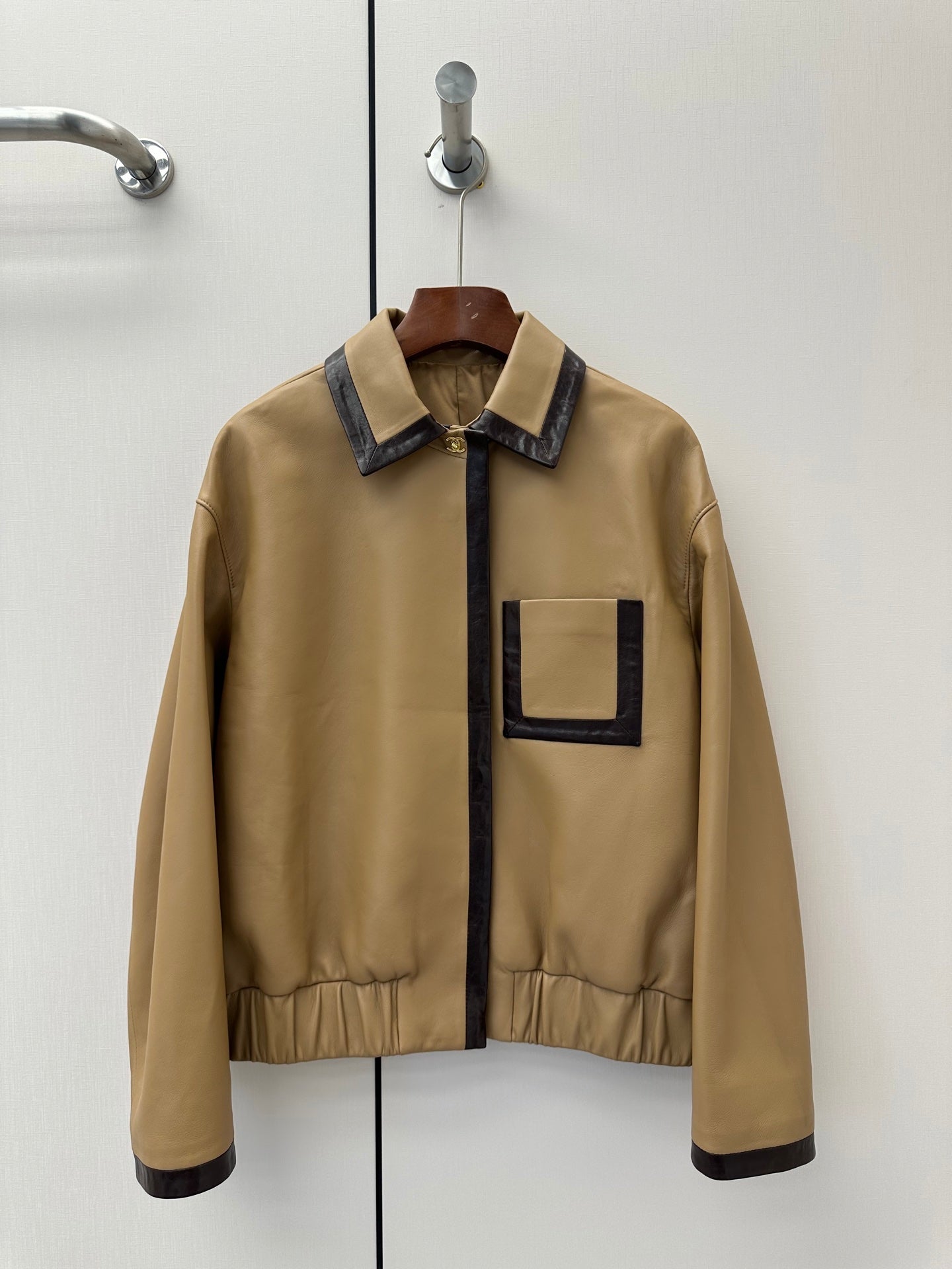 CC Pre ss2026 Jacket Beige Black Lambskin 400337