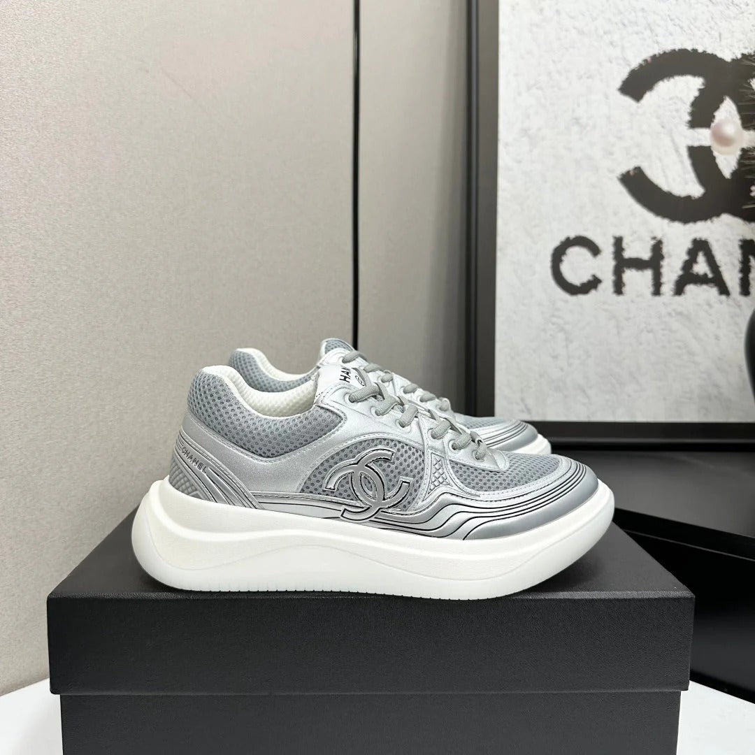 CC 26s Casual Sneakers White Sliver Fabric Cowhide 626384