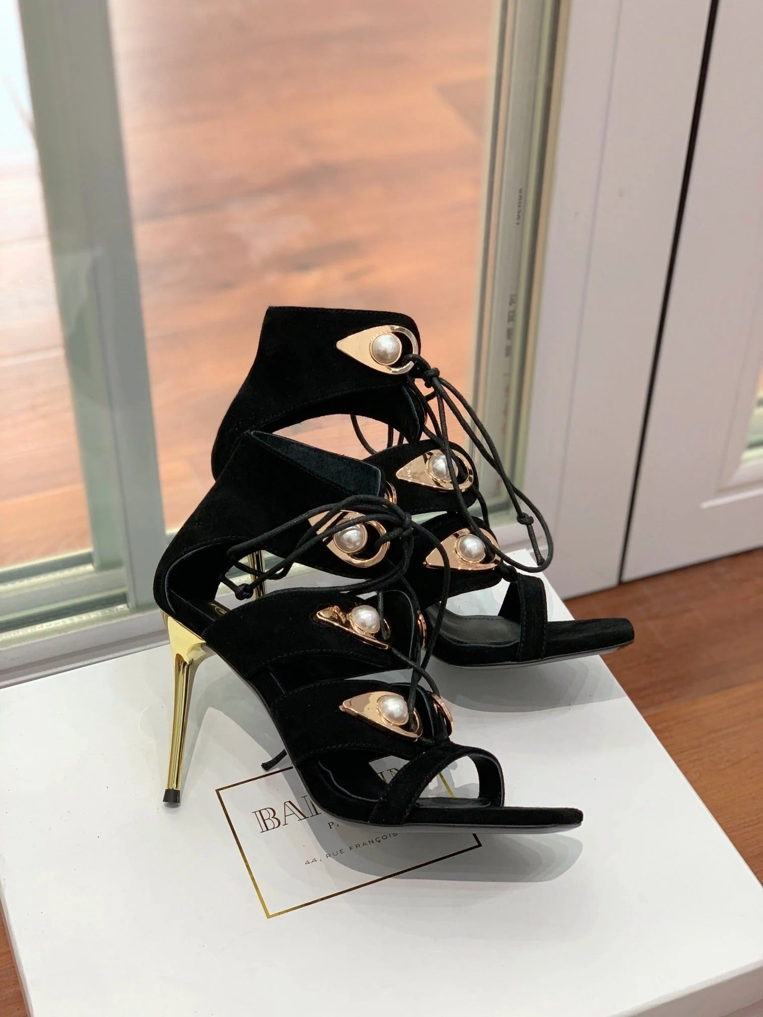 BALMAIN 25S HIGH HEELS 95MM IN BLACK SUEDE WITH PEARL
