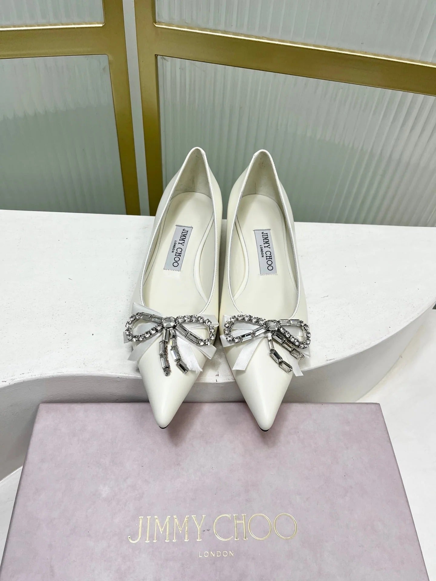 Jimmy 26s Pointed Toe Pump 25 White Cowhide 605966