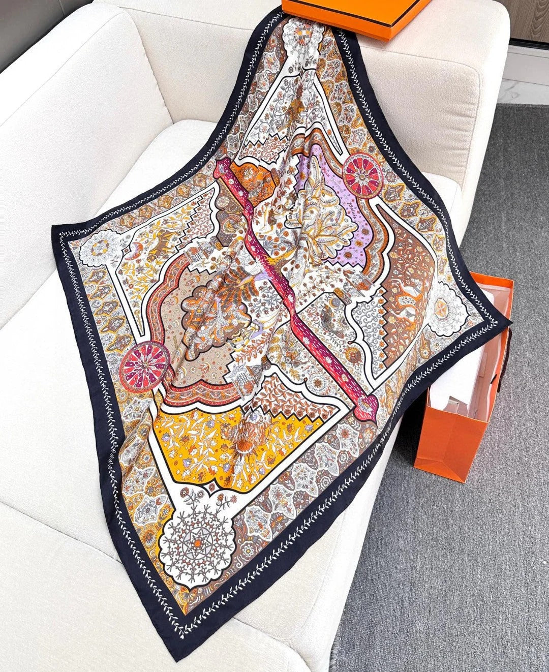 HERMES 25S SCARF 90 IN SILK 724811