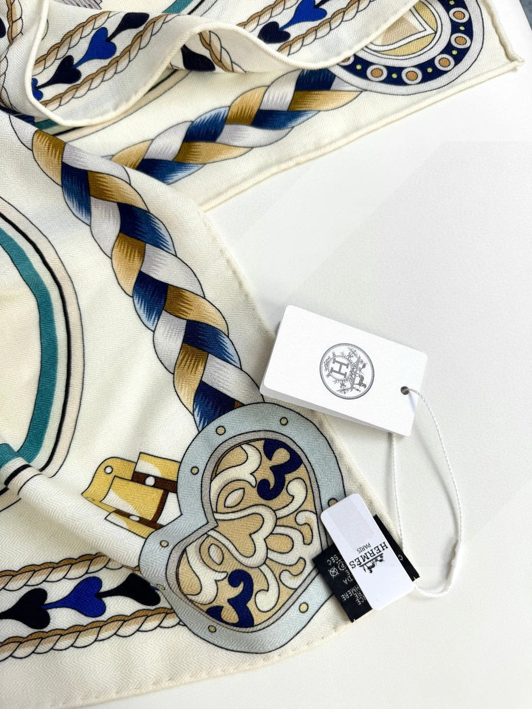 HERMES 25S SCARF 135 IN CASHMERE SILK 730648