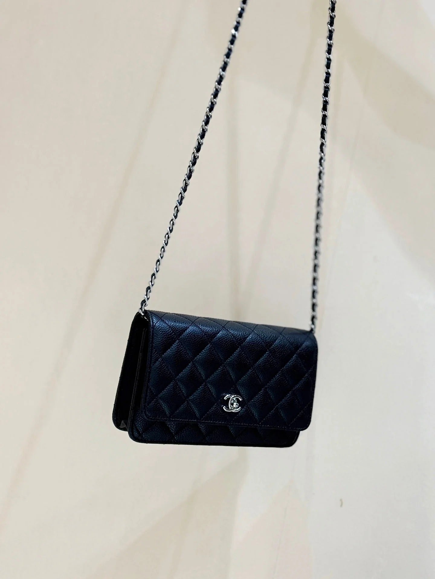 CHANEL 25S MINI FLAP BAG 19 IN BLACK CALFSKIN GOLD HARDWARE