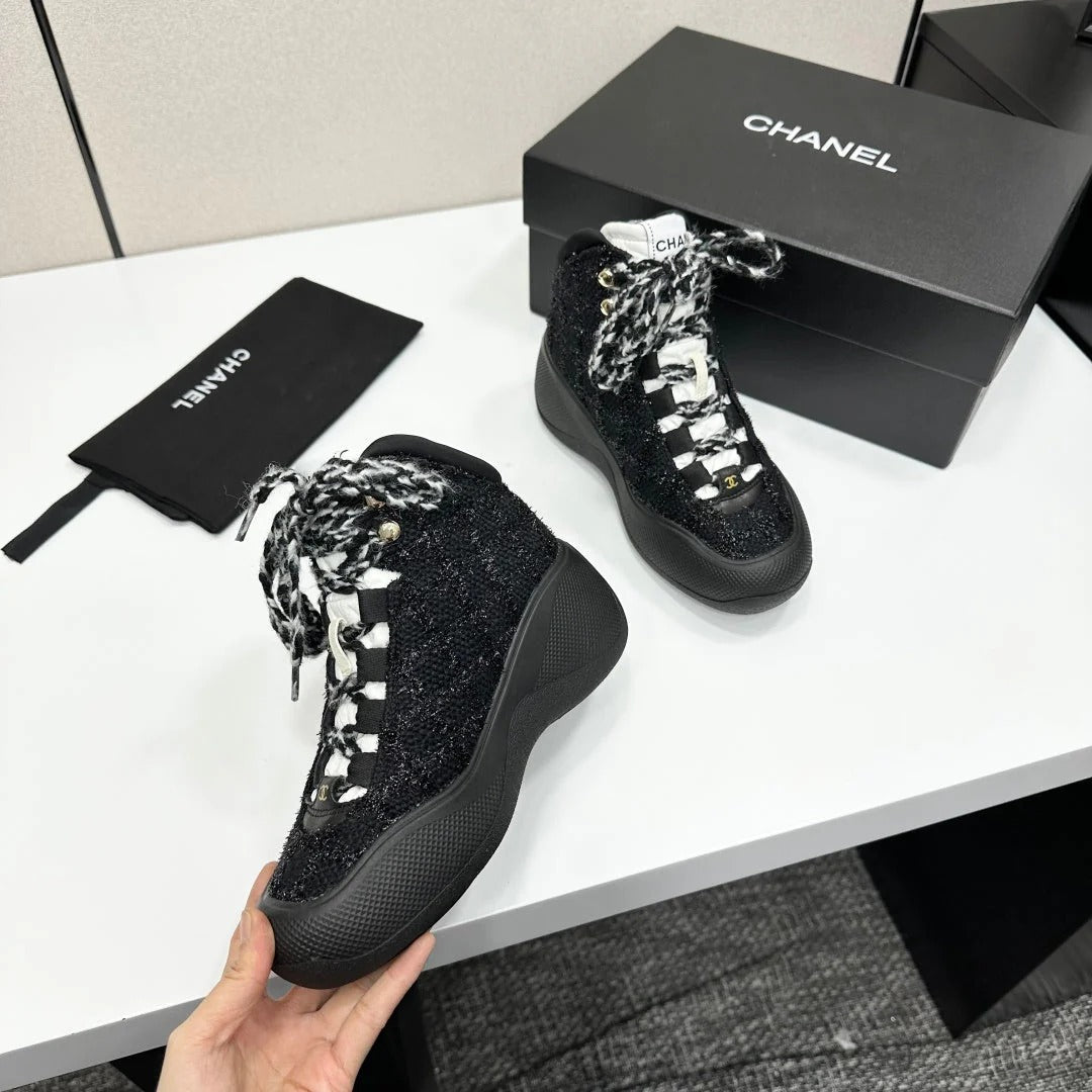 CC 26s Casual Sneakers Black Fabric Sheepskin 626368