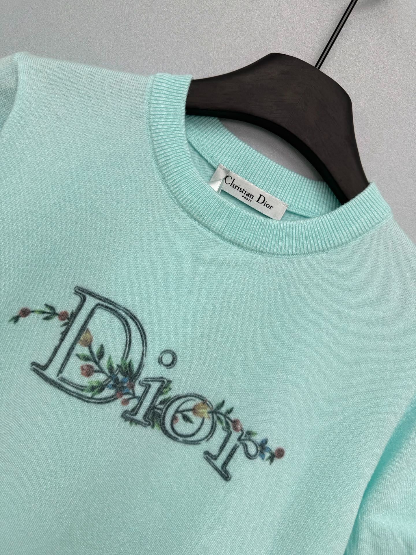 Dior 2026 Floral Embroidery Short-Sleeved Knit Top Cream and Blue Wool
