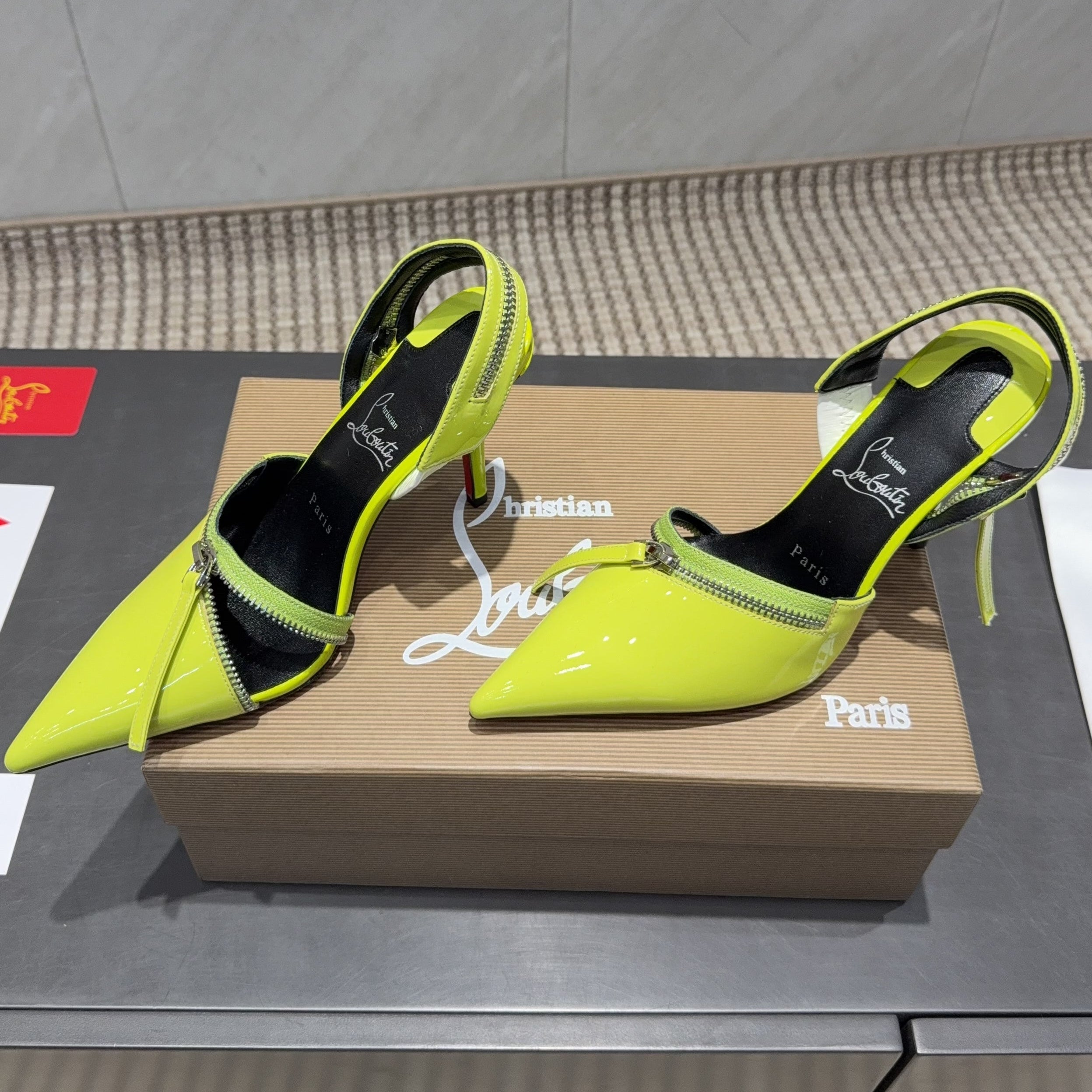 CL 2026 Slingback With Zipper Details 100mm Fluo-yellow Patent Leather 613792