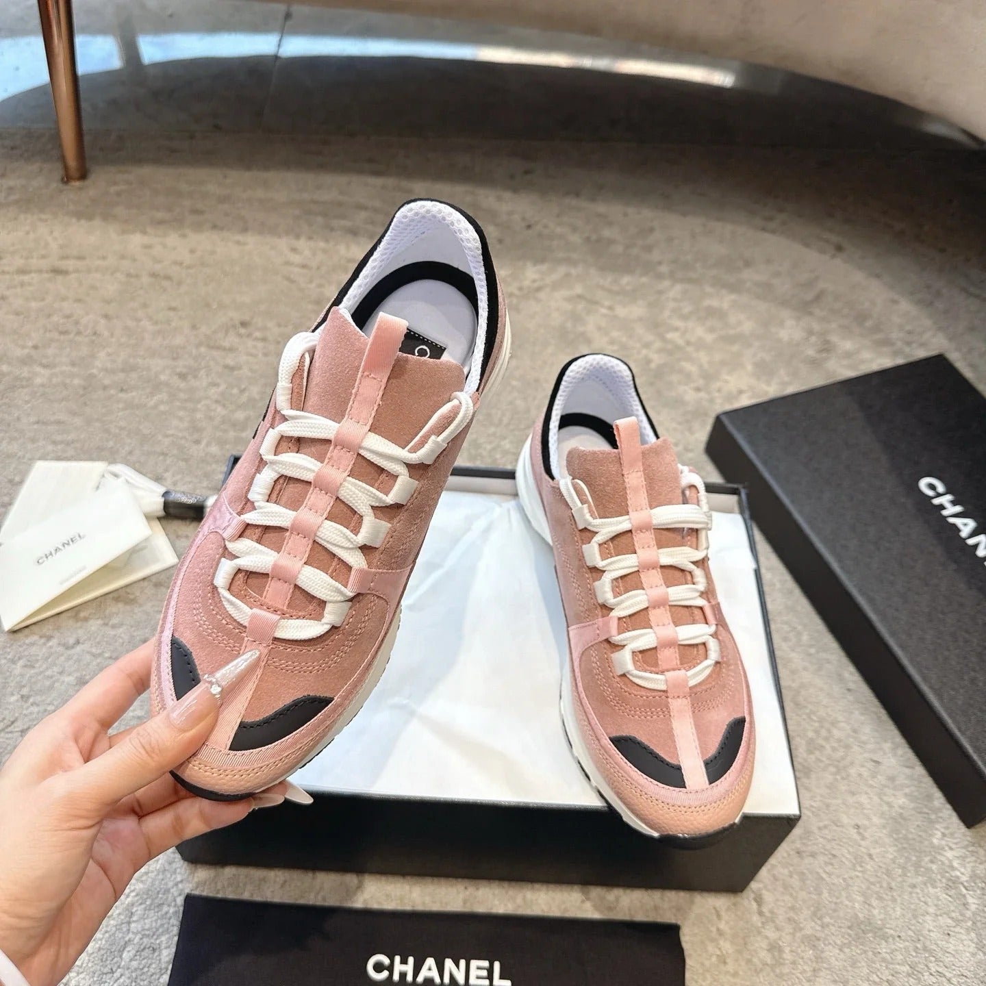 CC 26s Sneaker Light Peach Suede 647436