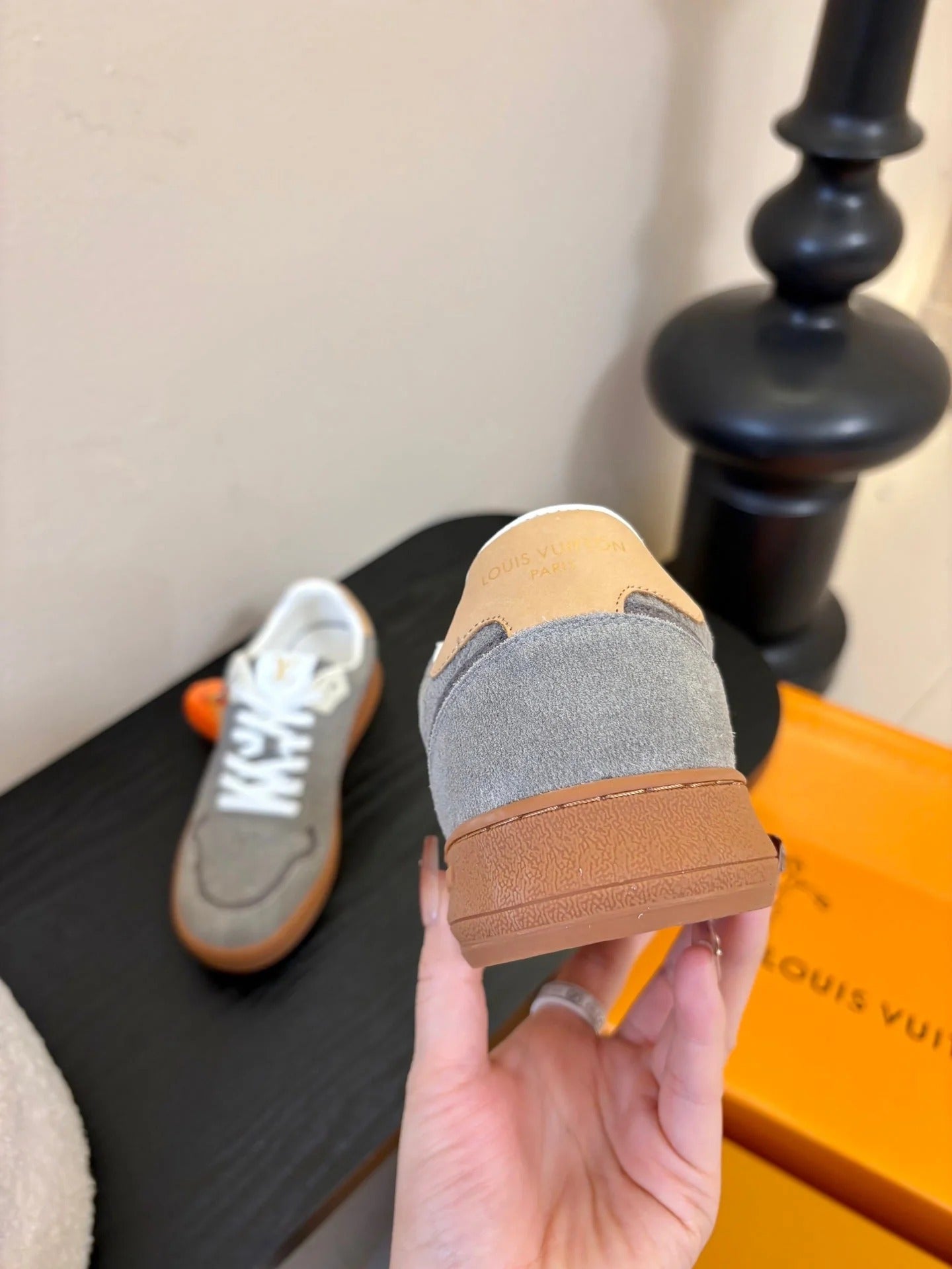 LV 26ss Lagoon Sneaker Gray Suede 627298