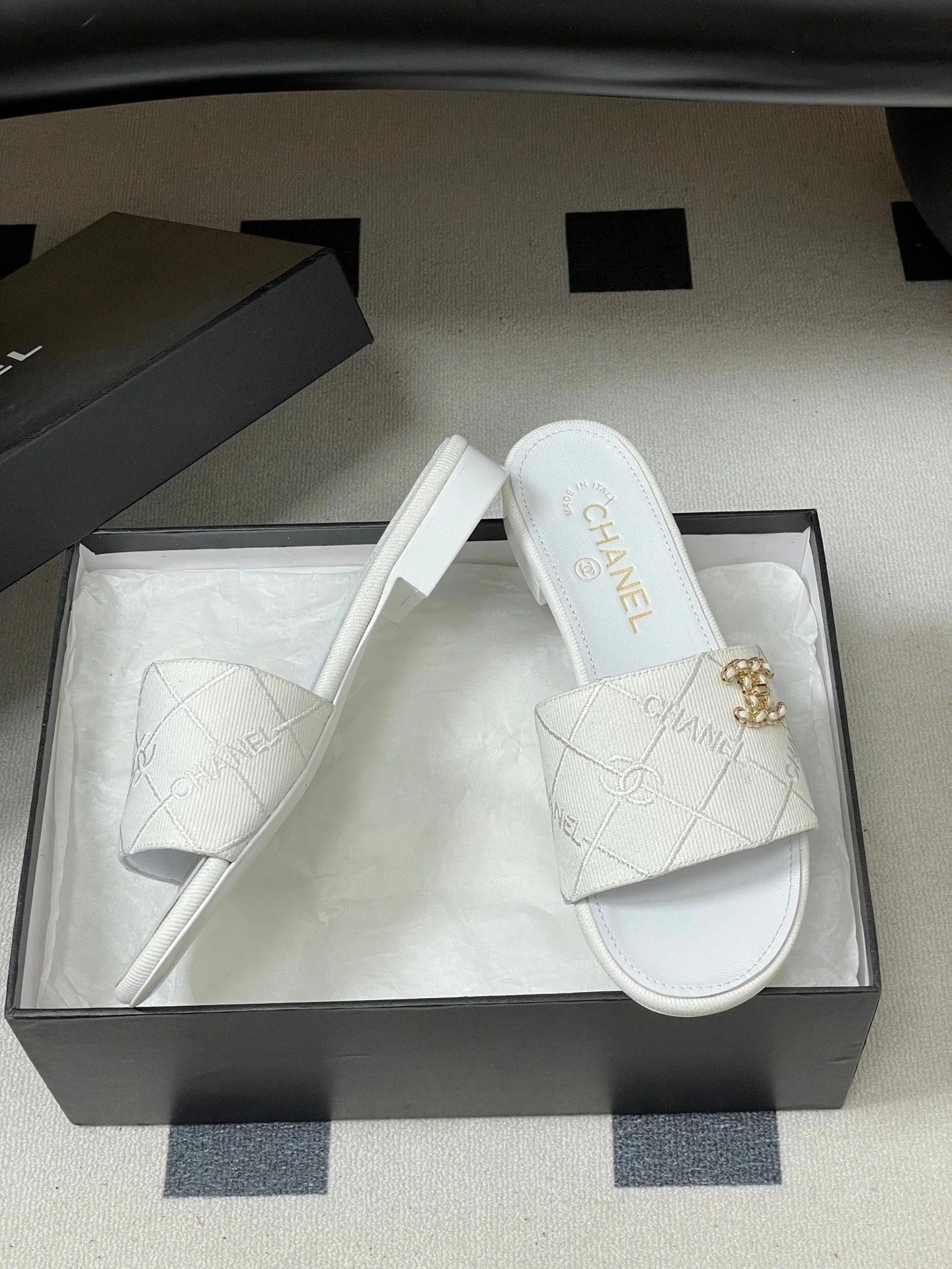 CC 26s Flat Sandals White Canvas Sheepskin Double C 649510