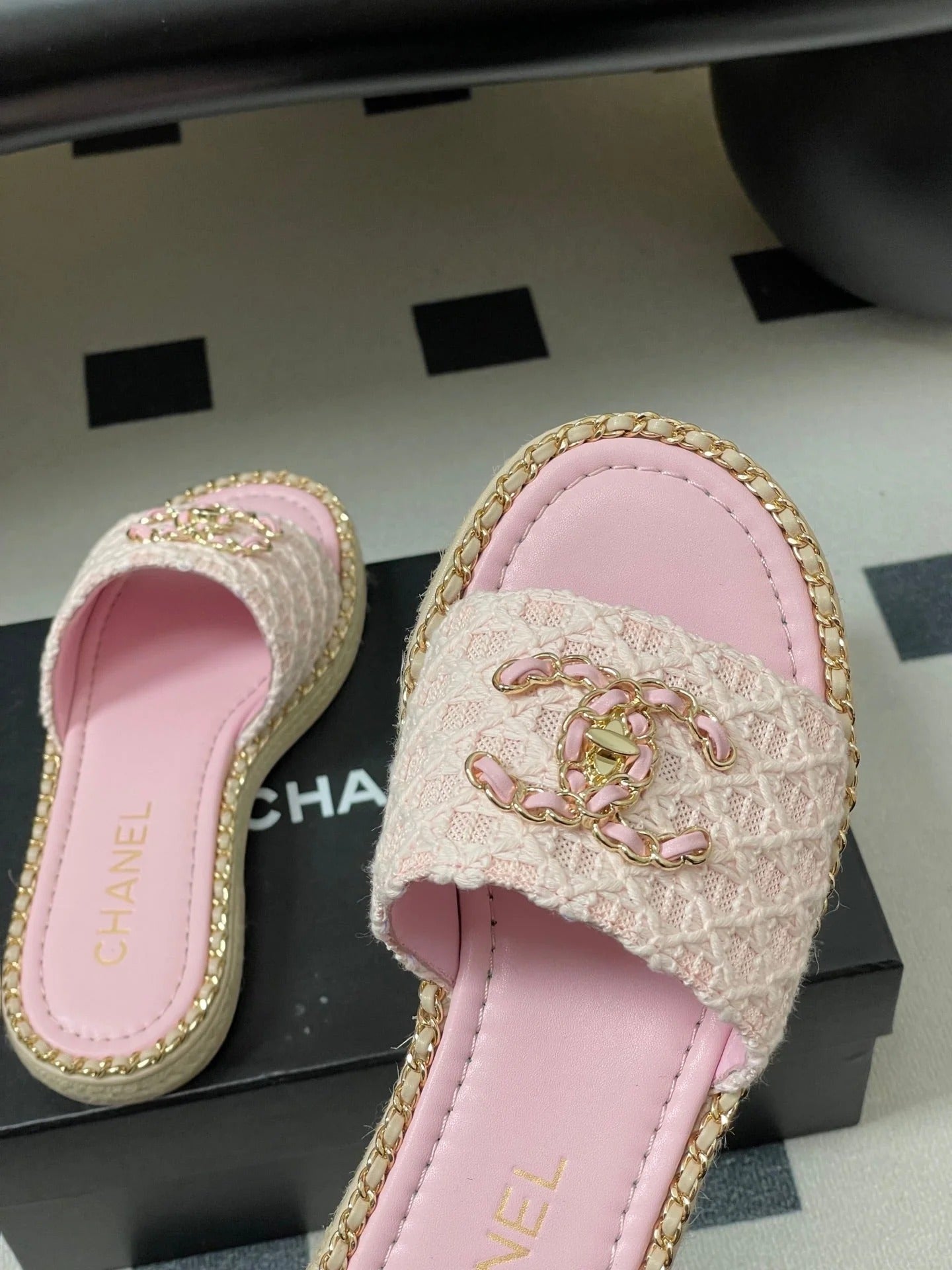 CC 26s Flat Slippers Pink Gold Fabric Sheepskin 649485