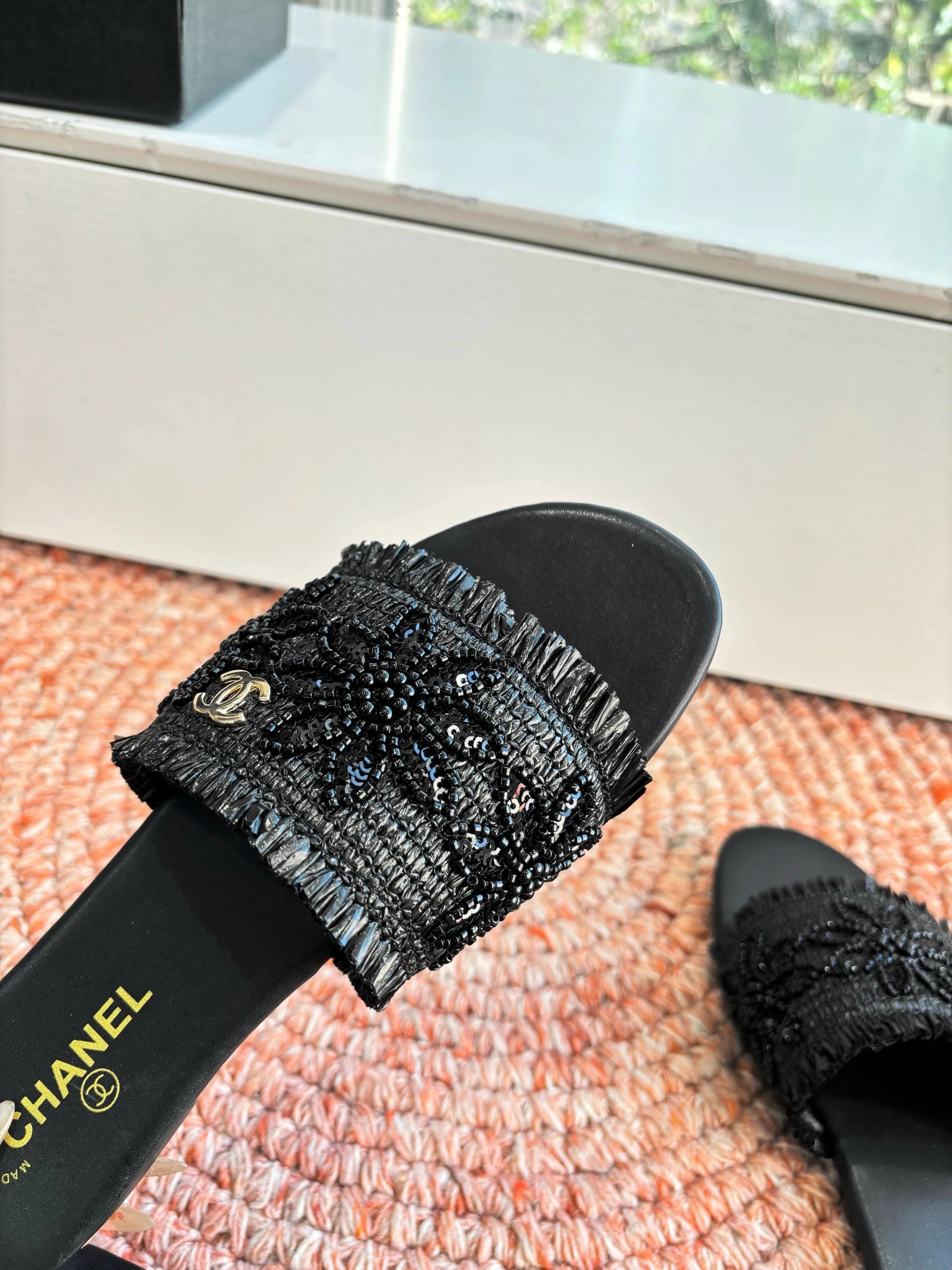 CC 26s Slippers Black Fabric Sheepskin 648230