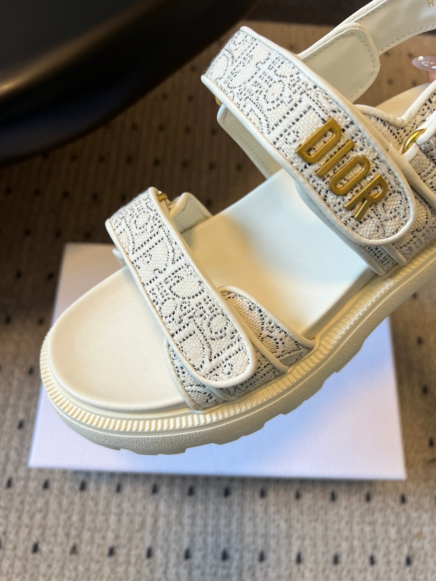 CD 26 Platform Sandals White Sheepskin Embroidered Fabric 621796