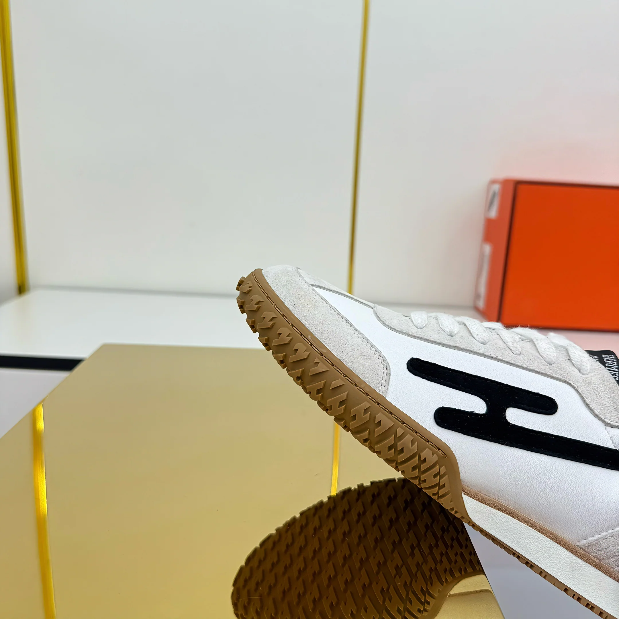 HM 2026 Casual Sneakers Beige White Suede 667357