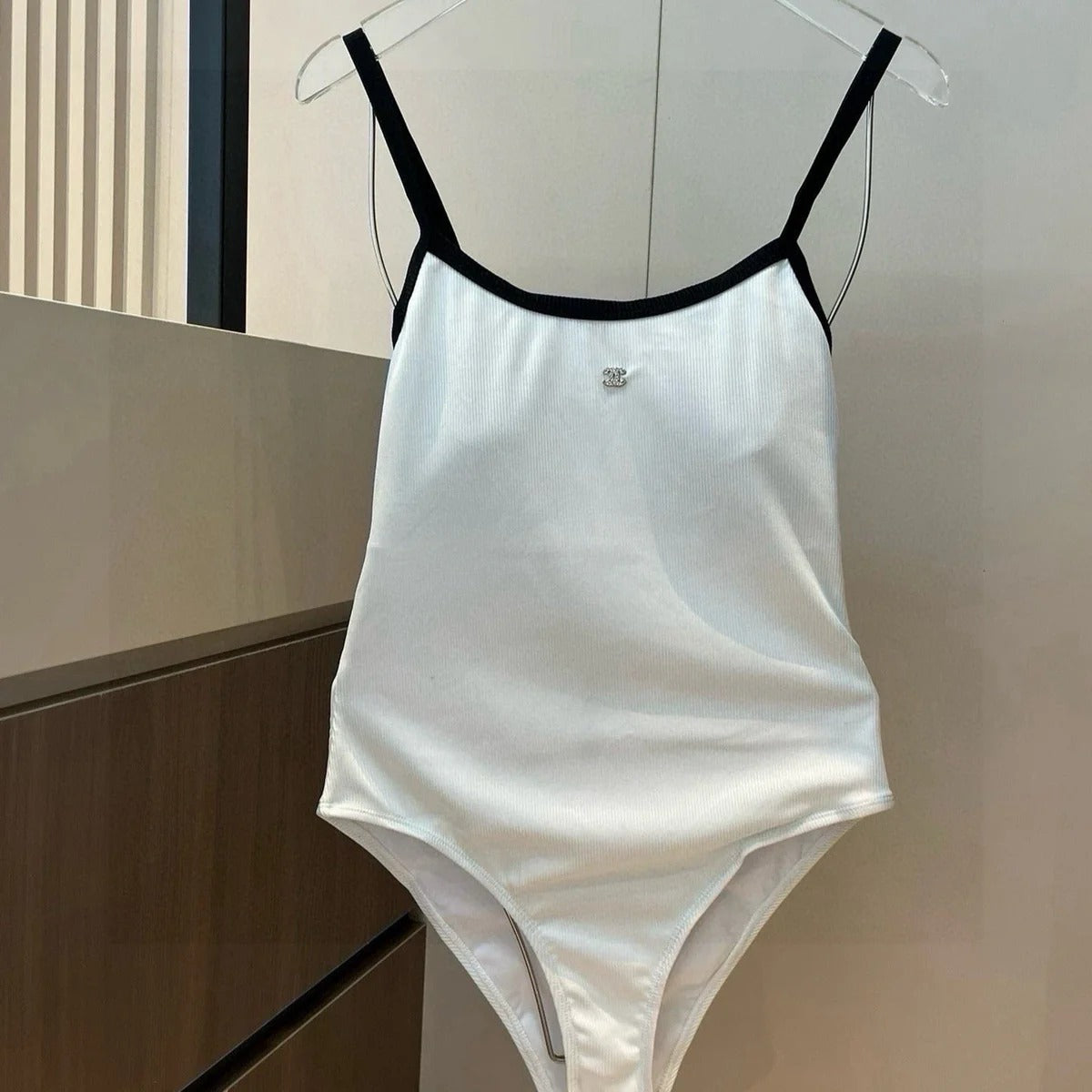 CC BIKINI SWIMSUIT SET IN WHITE AND BLACK TRIM 624530