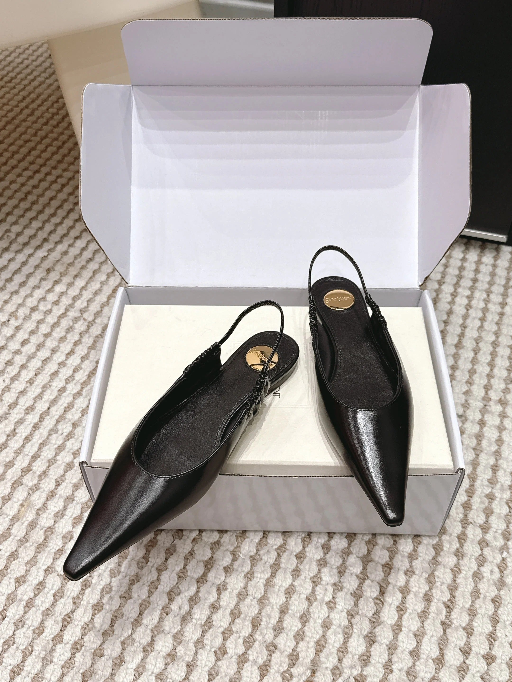 YSL 26ss Flat Slingback Black Glossy Leather 654711