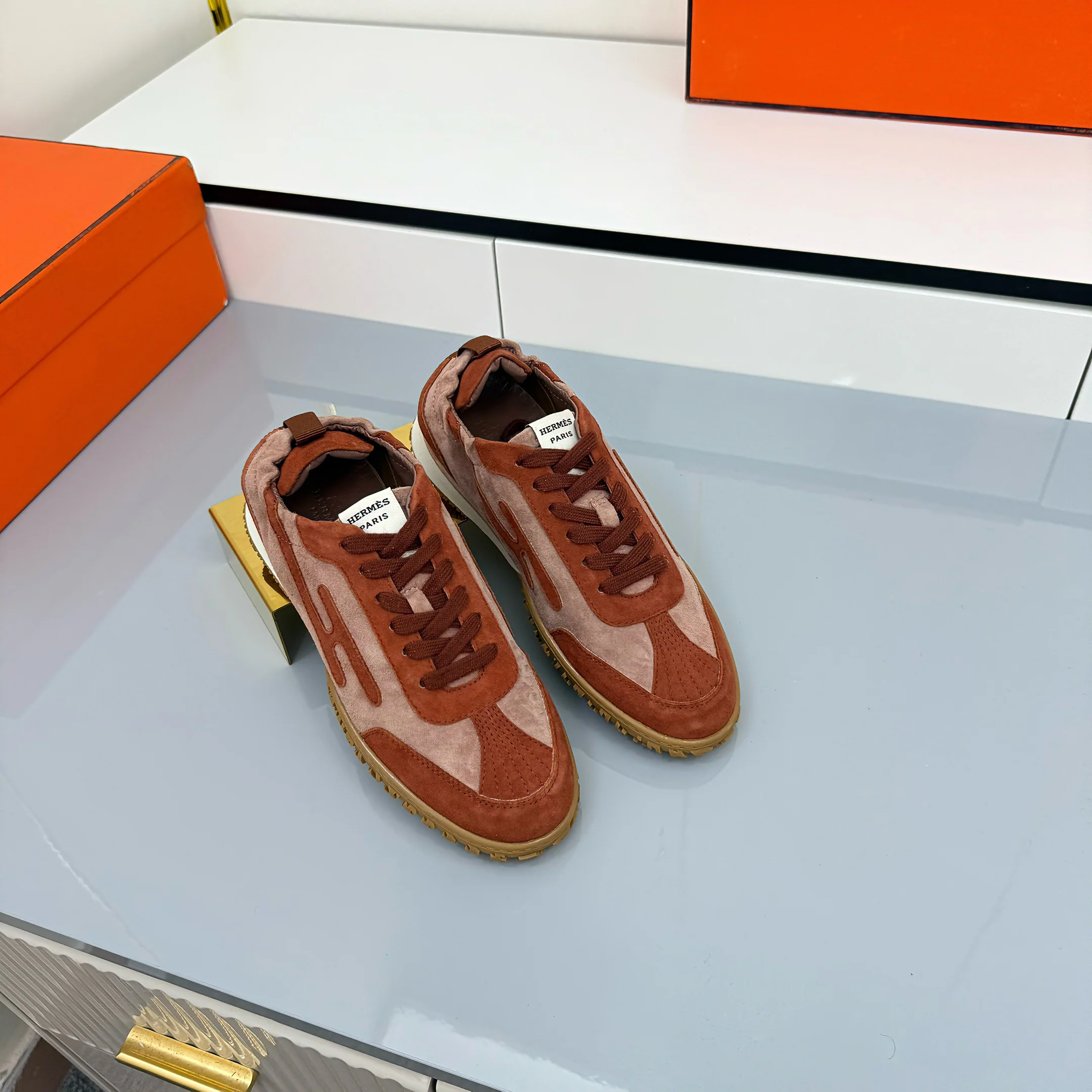 HM 2026 Casual Sneakers Rust Brown Suede 667356