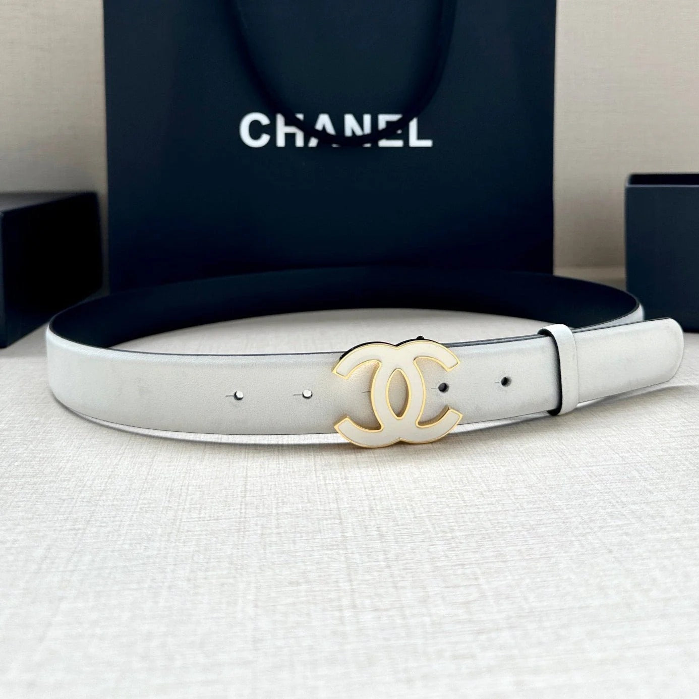 CC 30MM BELT IN FULL WHITE SMOOTH CALFSKIN METAL HARDWARE