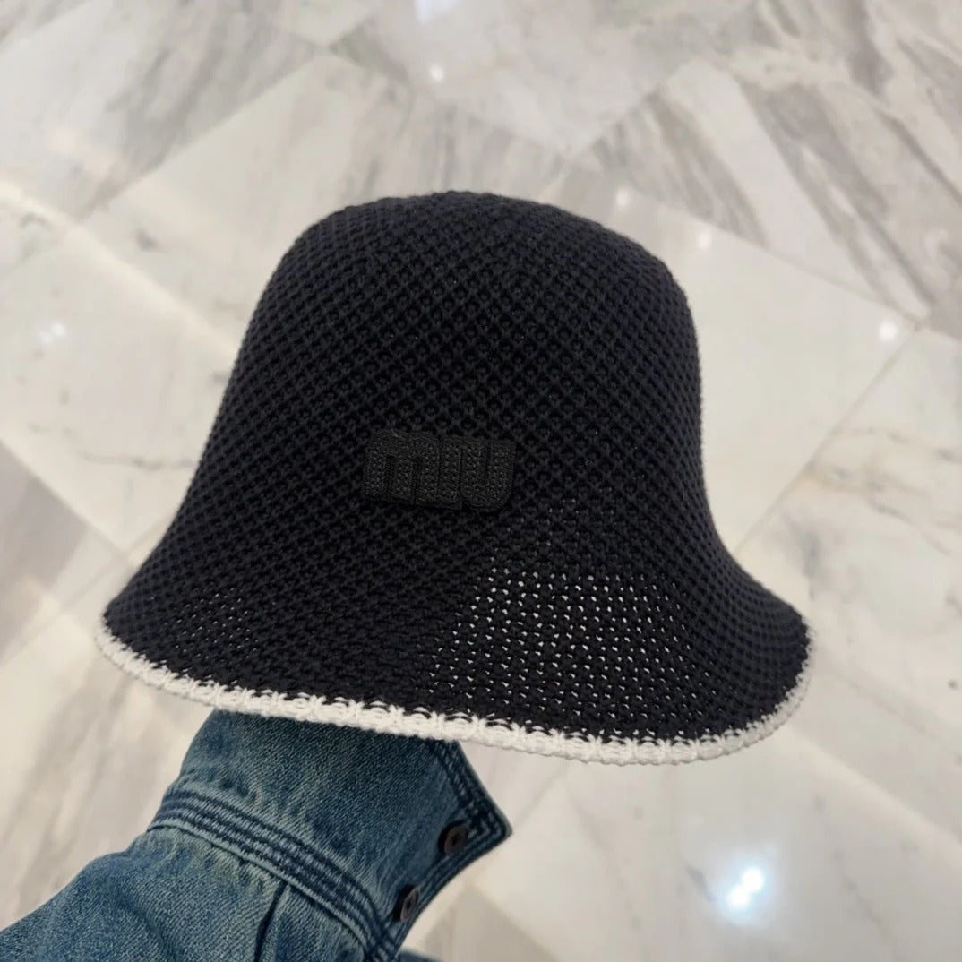 MM BUCKET IN BLACK MESH FABRIC