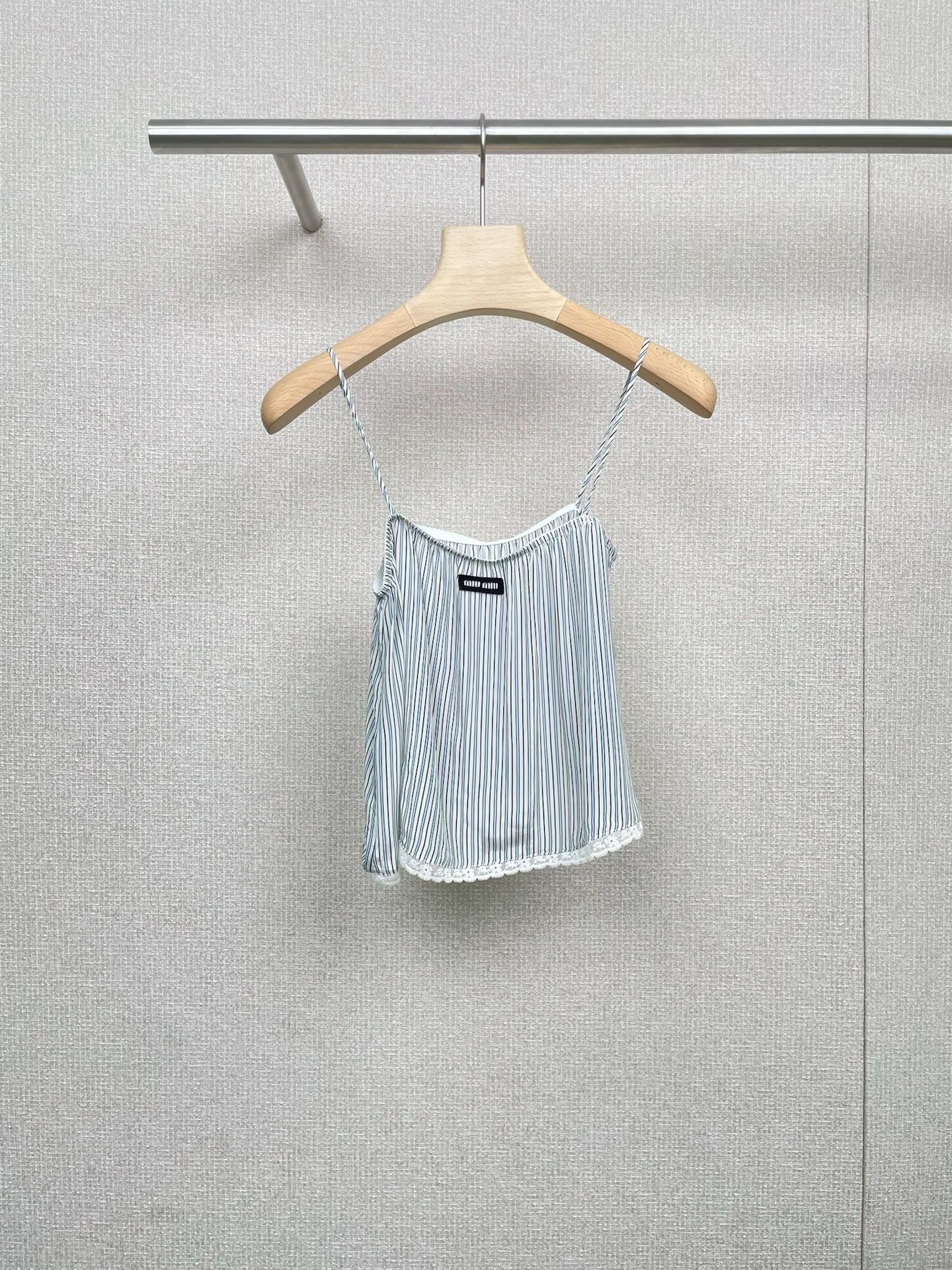 MIUMIU SHORT STYLE 345