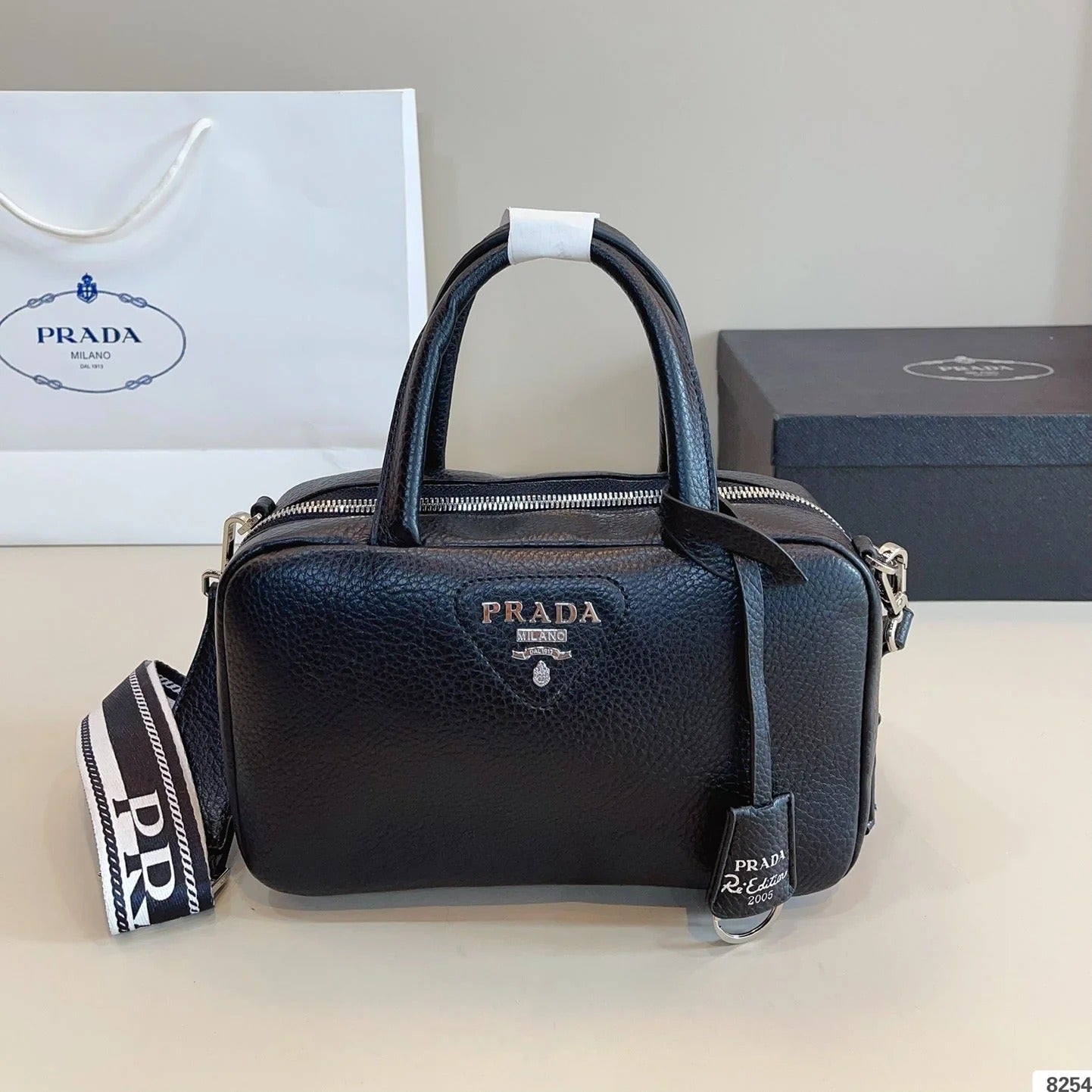 CLASSIC BOSTON BAG 25 IN BLACK GRAINED CALFSKIN