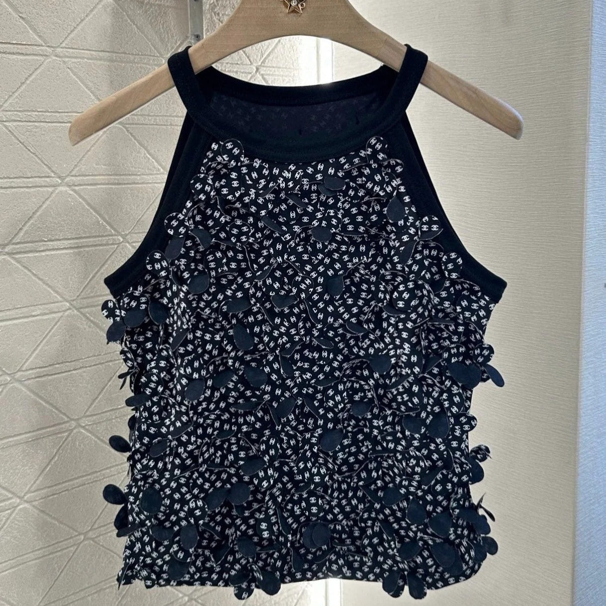 CHANEL 25S OFF-SHOULDER TANK TOP 265584
