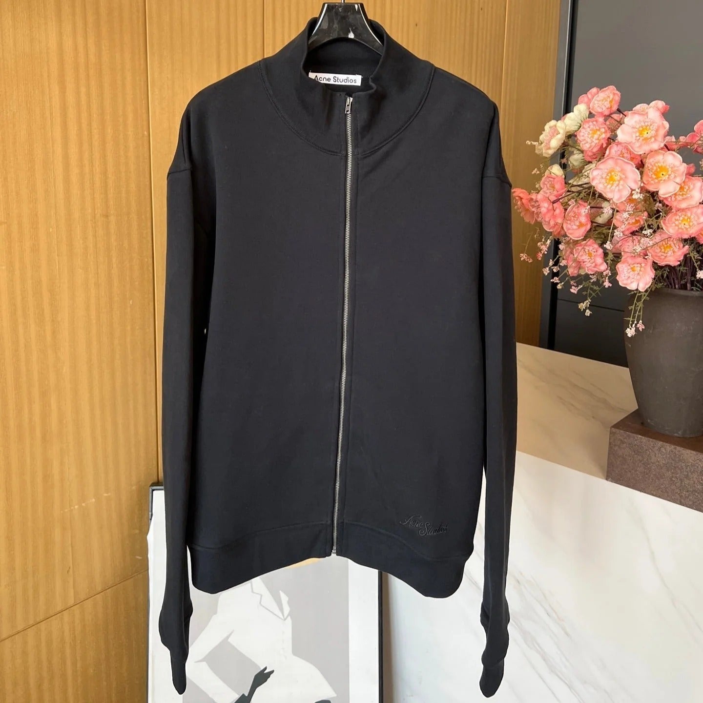 DIOR 25S EMBROIDERED SWEATSHIRT STYLE 223