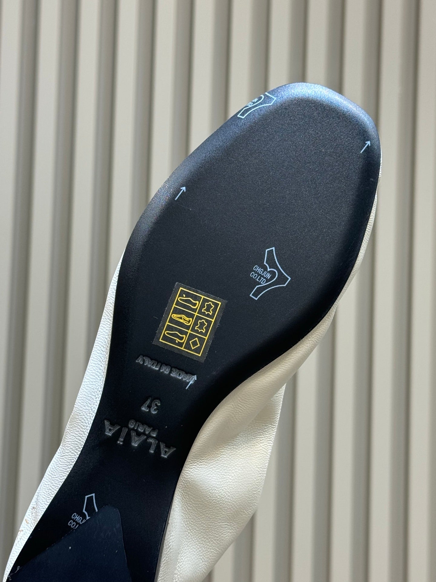 Alaia 26 Ballet Flats White Lambskin 621733