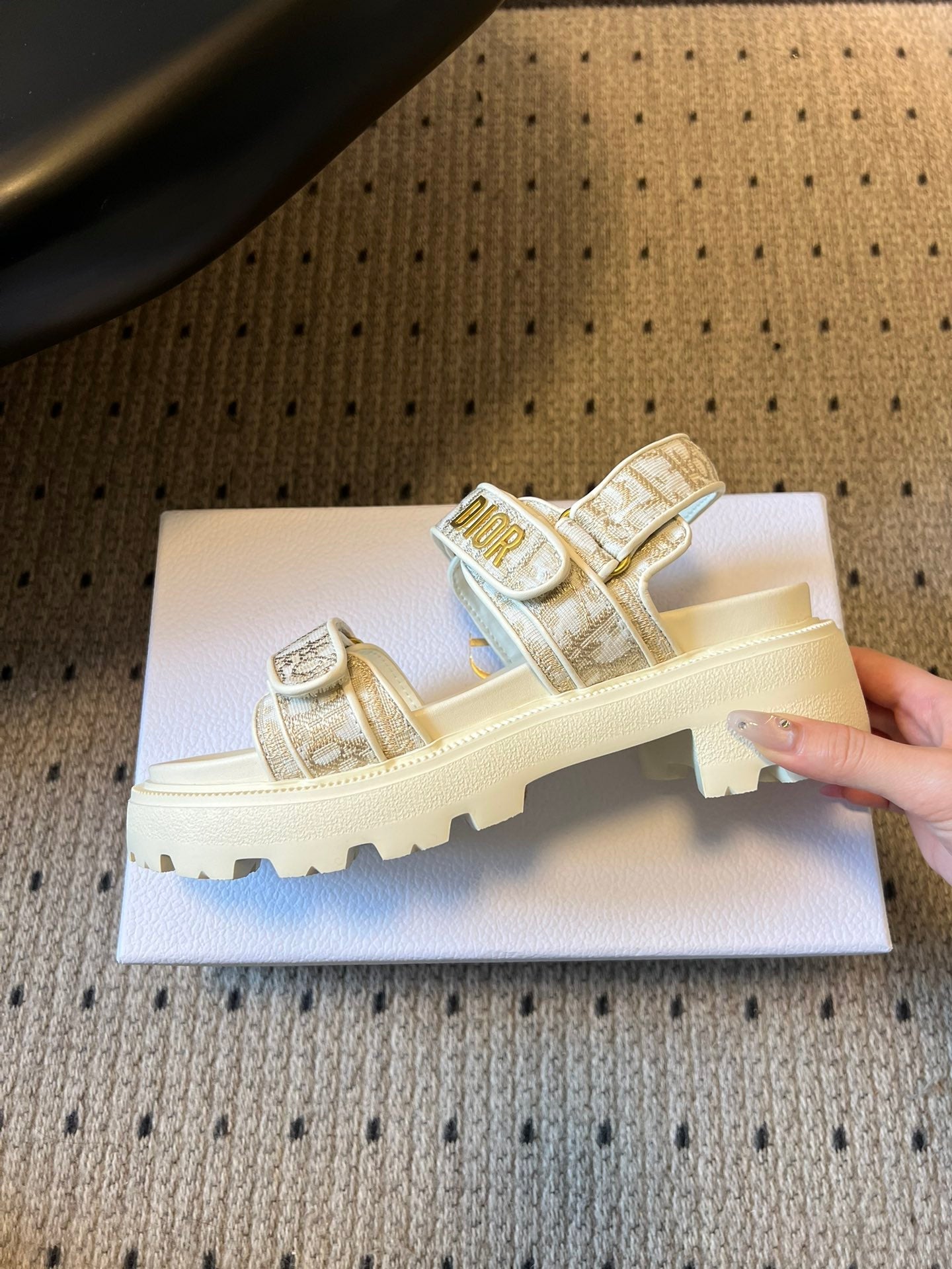 CD 26 Platform Sandals White Sheepskin Embroidered Fabric 621796