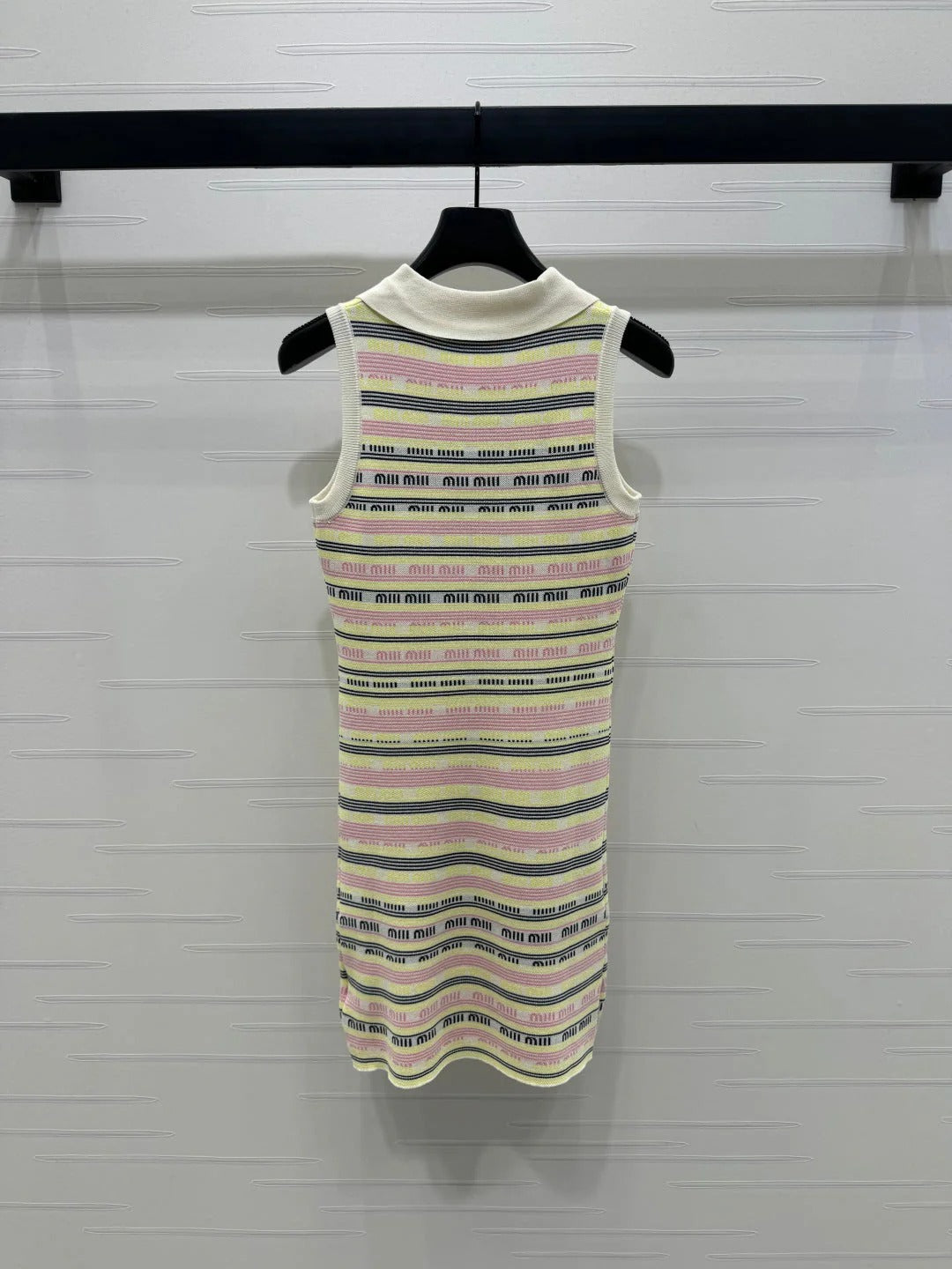 MIUMIU SLEEVELESS DRESS WITH COLLAR 274940