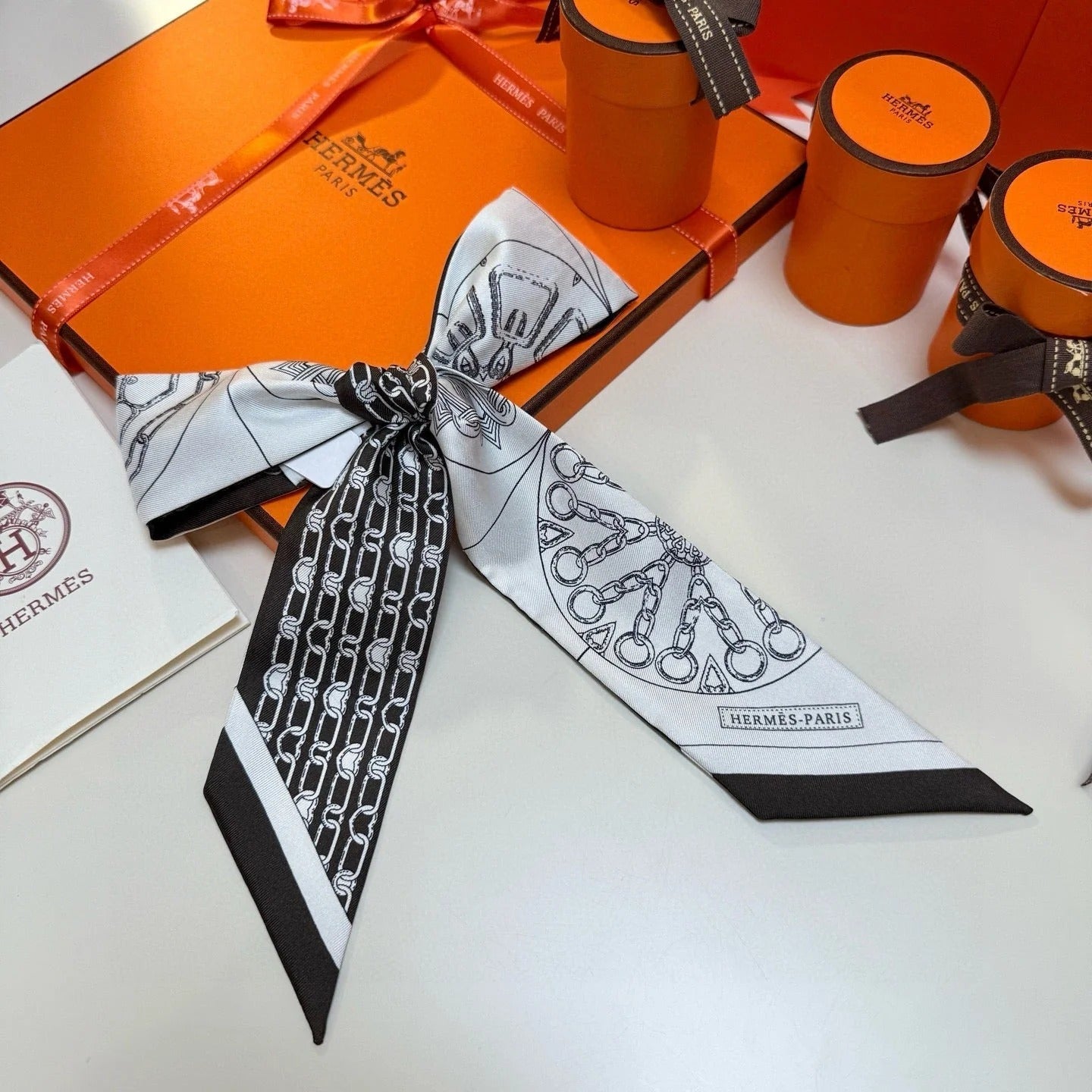HERMES 25S SCARF 90 IN SILK 856721