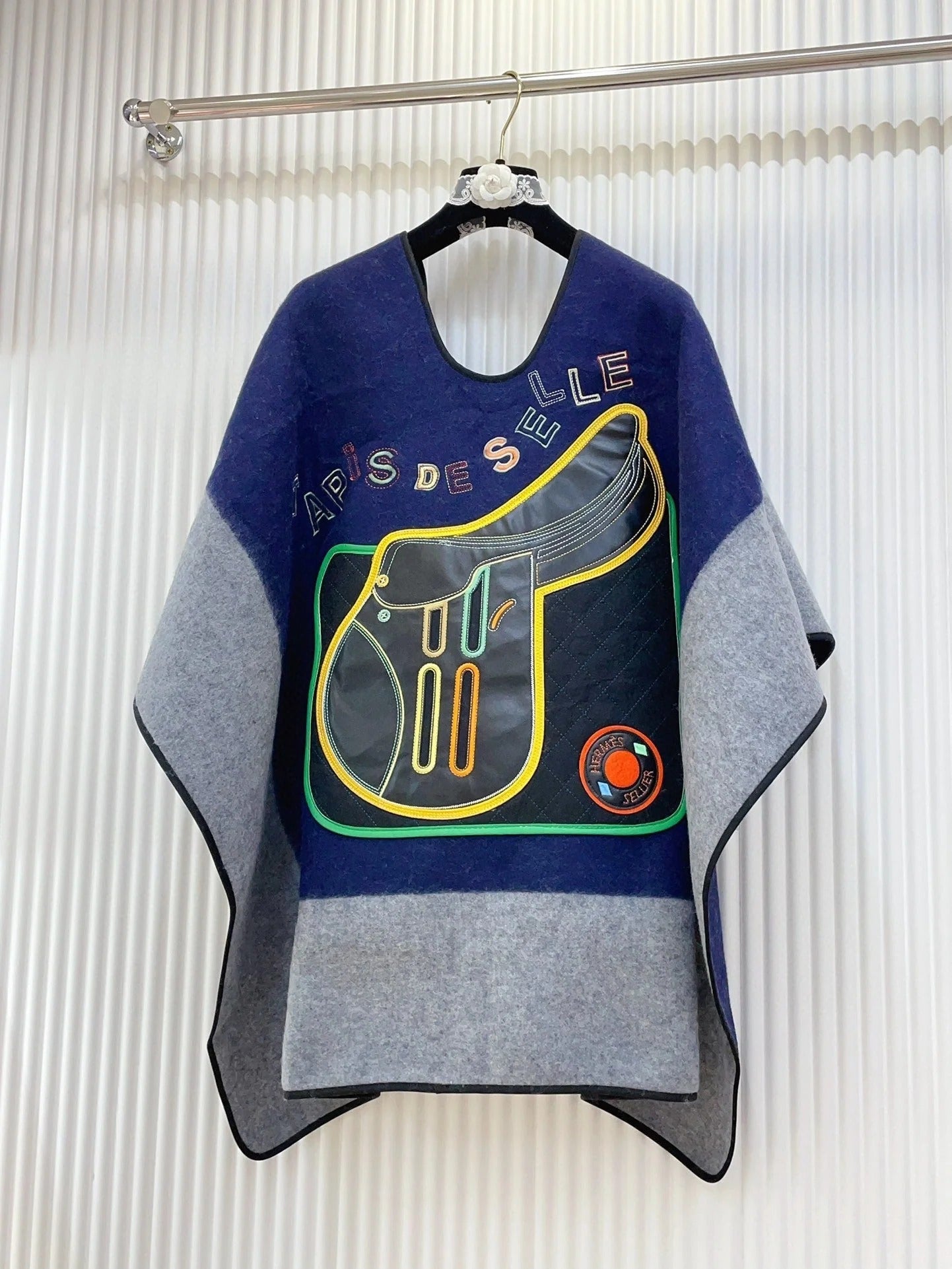 PONCHO 130 CM IN COLORFUL CASHMERE WITH HAND-ROLLED EDGES 371988