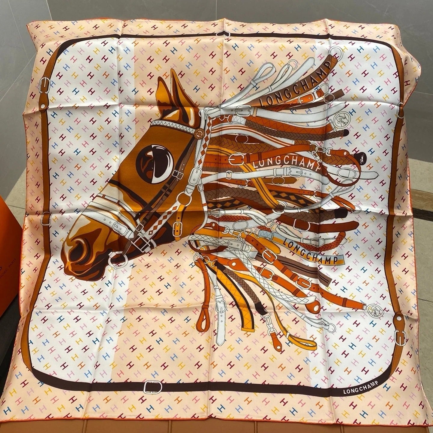 HERMES 25S SCARF 90 IN SILK 703679