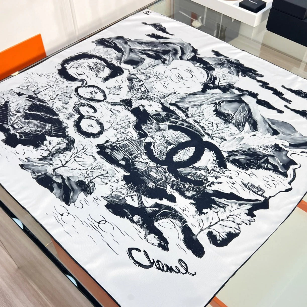 CHANEL 25S SCARF 90 IN SILK 735865