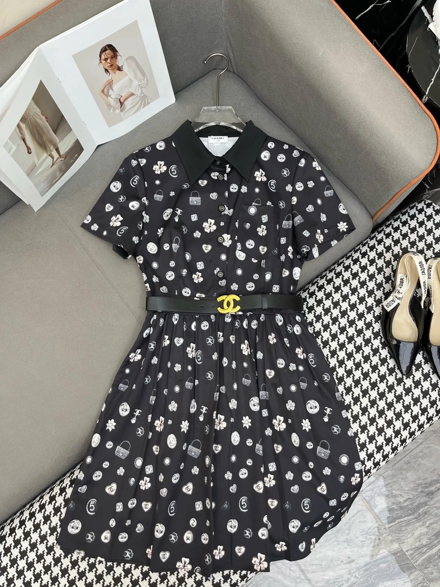 SHORT-SLEEVE BUTTON-DOWN DRESS WITH SIGNATURE LOGO BELT