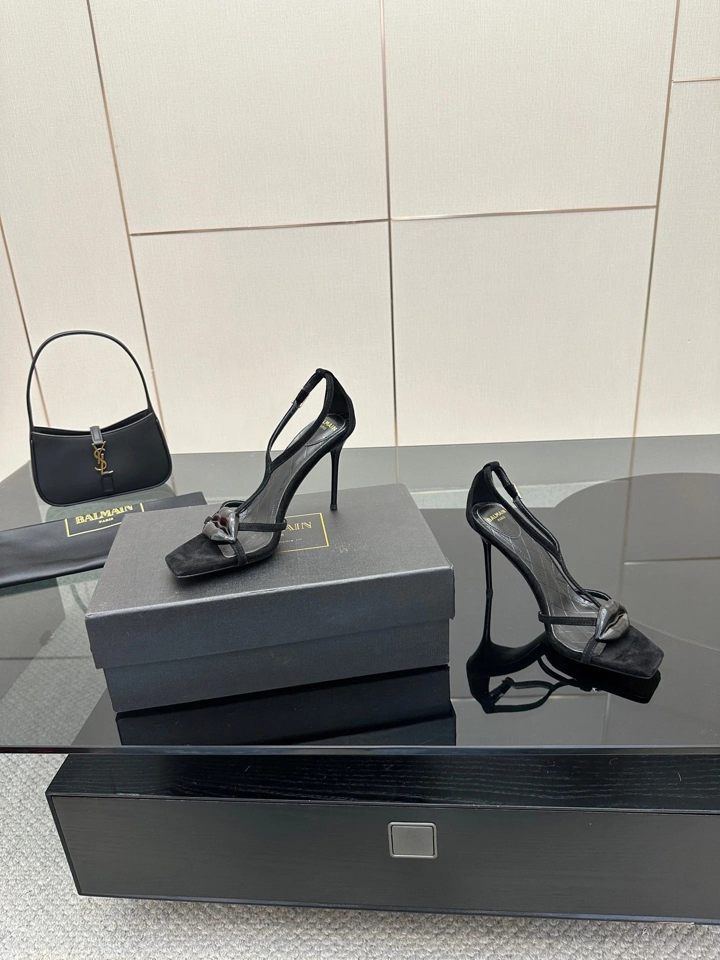 BALMAIN 25S LIPS SANDALS 10 IN BLACK SUEDE
