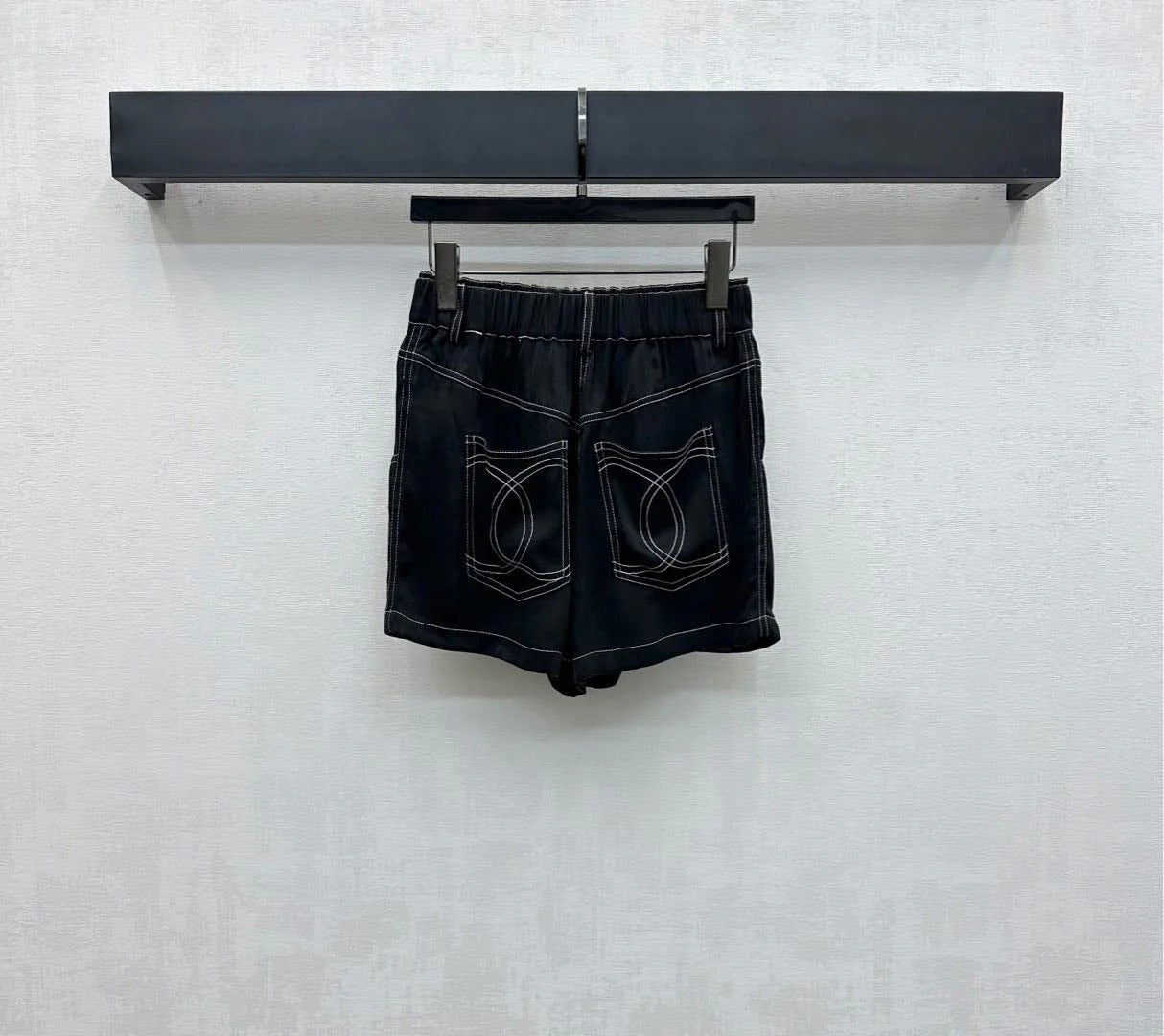 CHANEL HIGH-WAIST SHORTS 274756