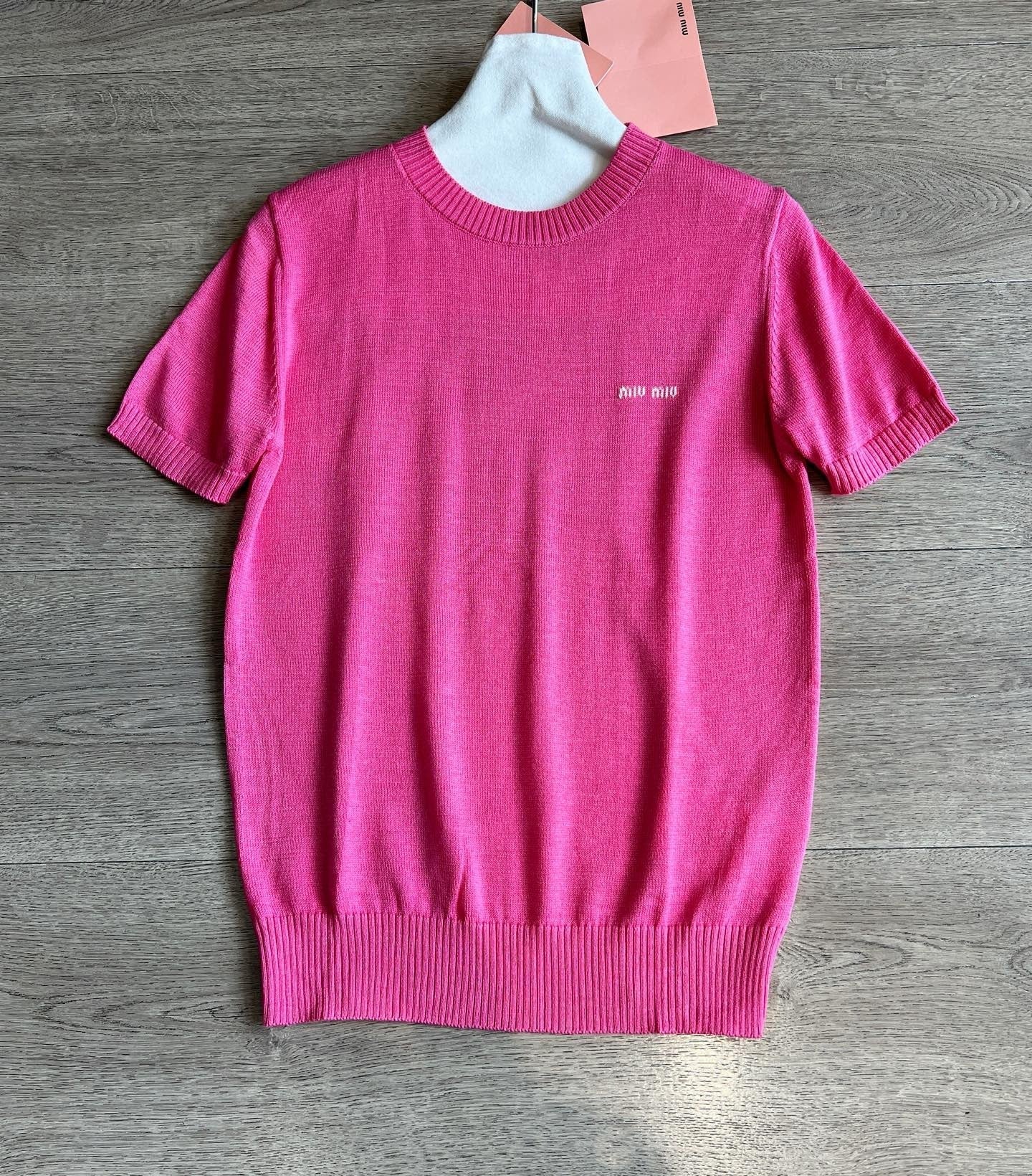 MIUMIU SHORT-SLEEVE KNIT TOP STYLE 423