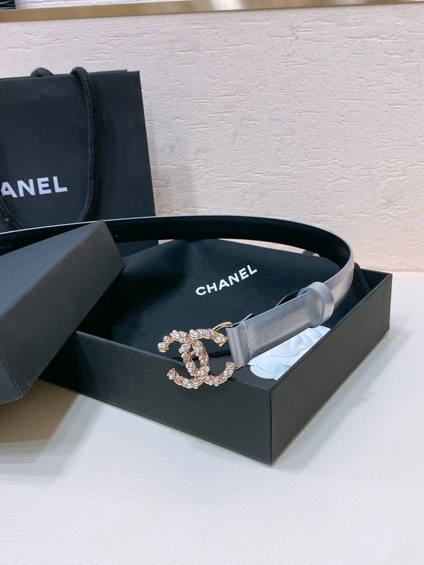 CC BELT 20MM IN SILVER GREY CALFSKIN GOLD HARDWARE ATTACH PEARLS