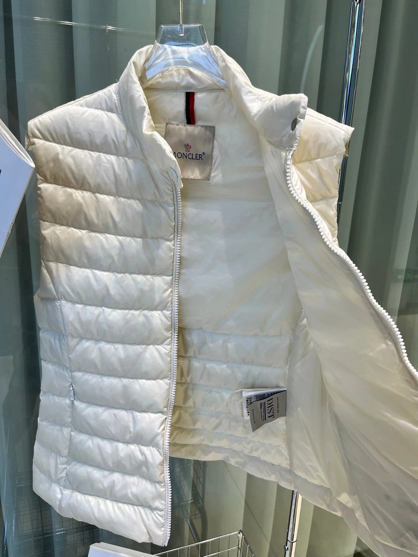 MONCLER 25S DOWN VEST IN WHITE 007