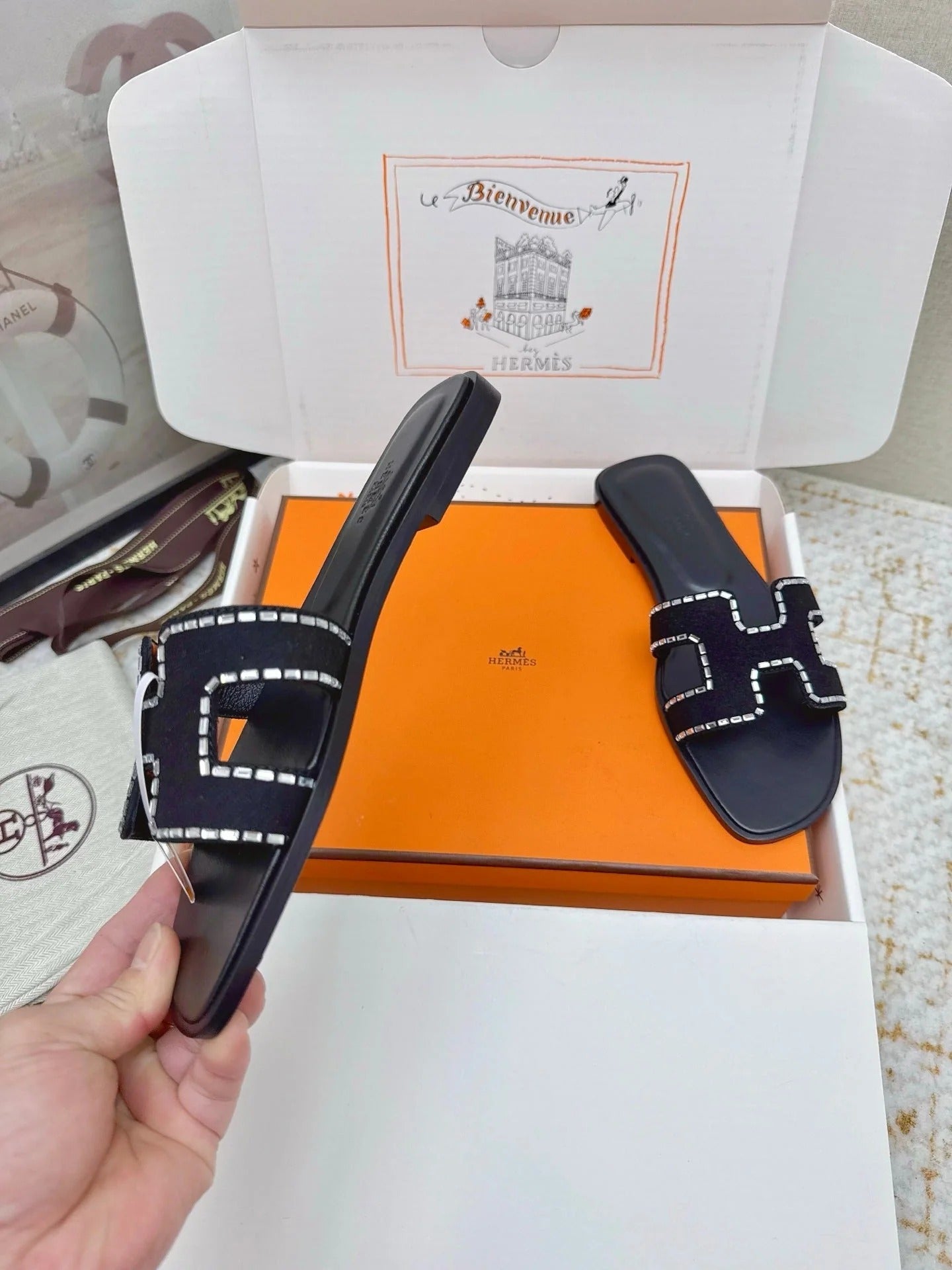 HM 26ss Oran Sandals Black Suede Sheepskin 625238