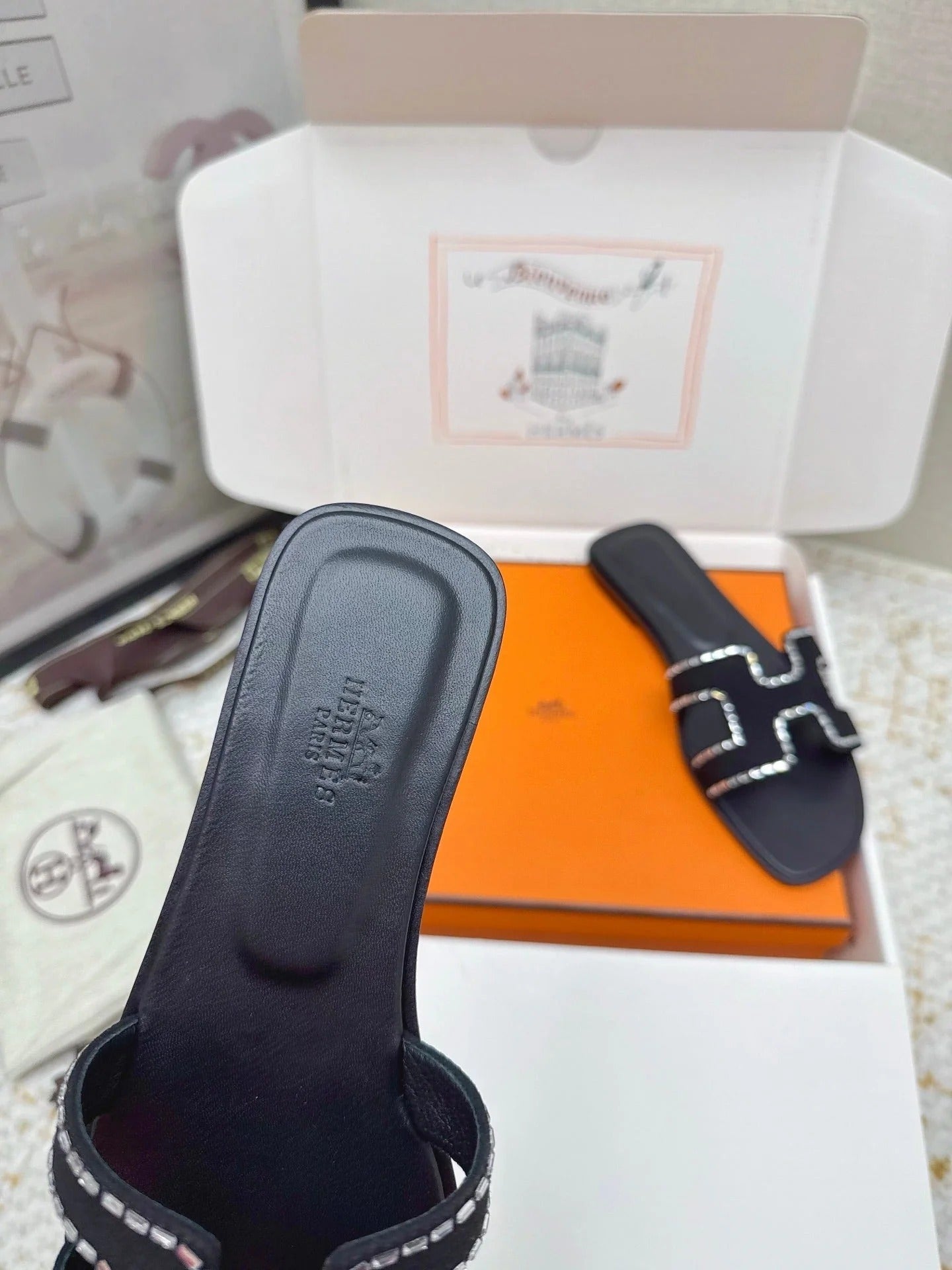 HM 26ss Oran Sandals Black Suede Sheepskin 625238