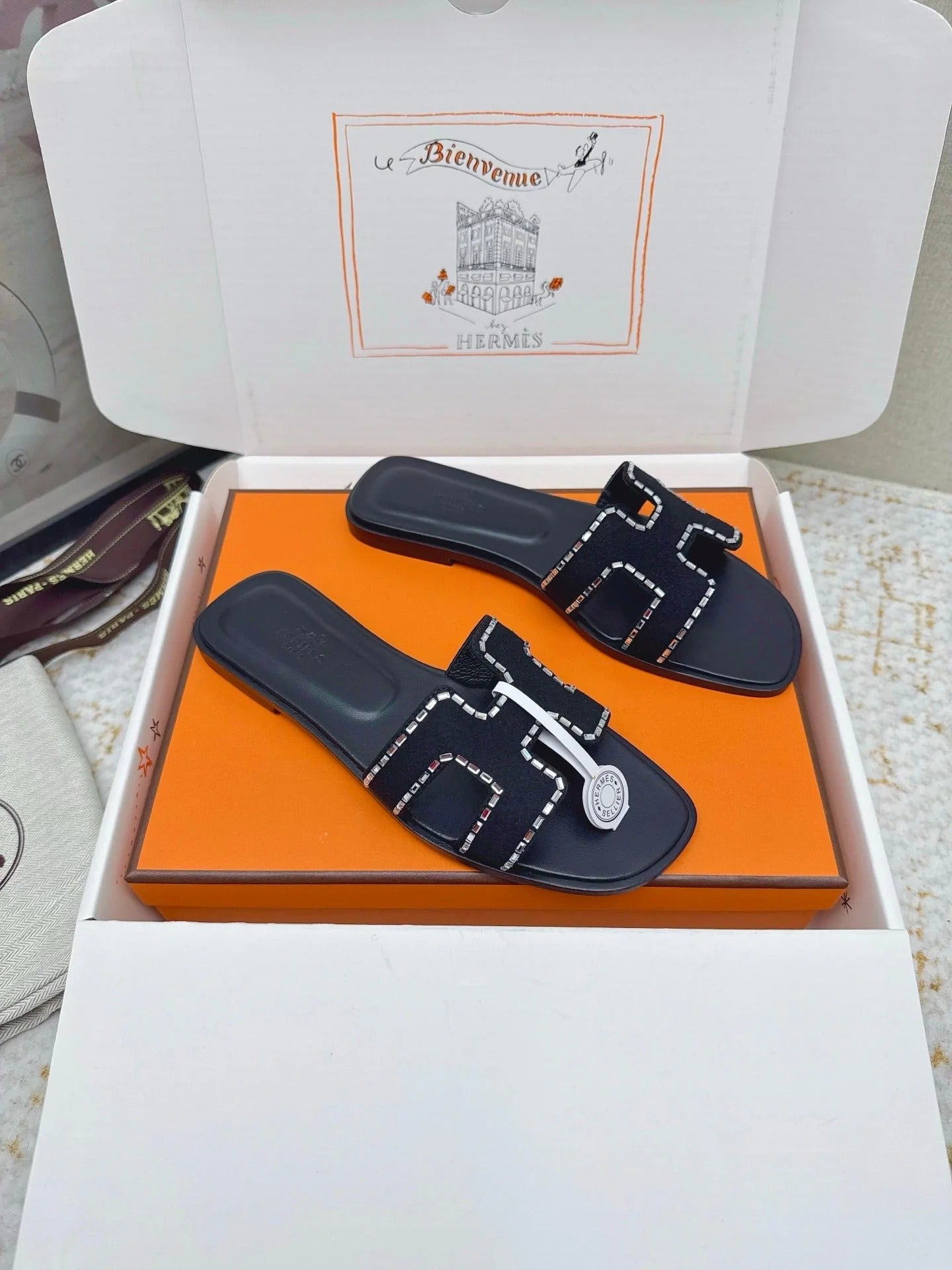 HM 26ss Oran Sandals Black Suede Sheepskin 625238