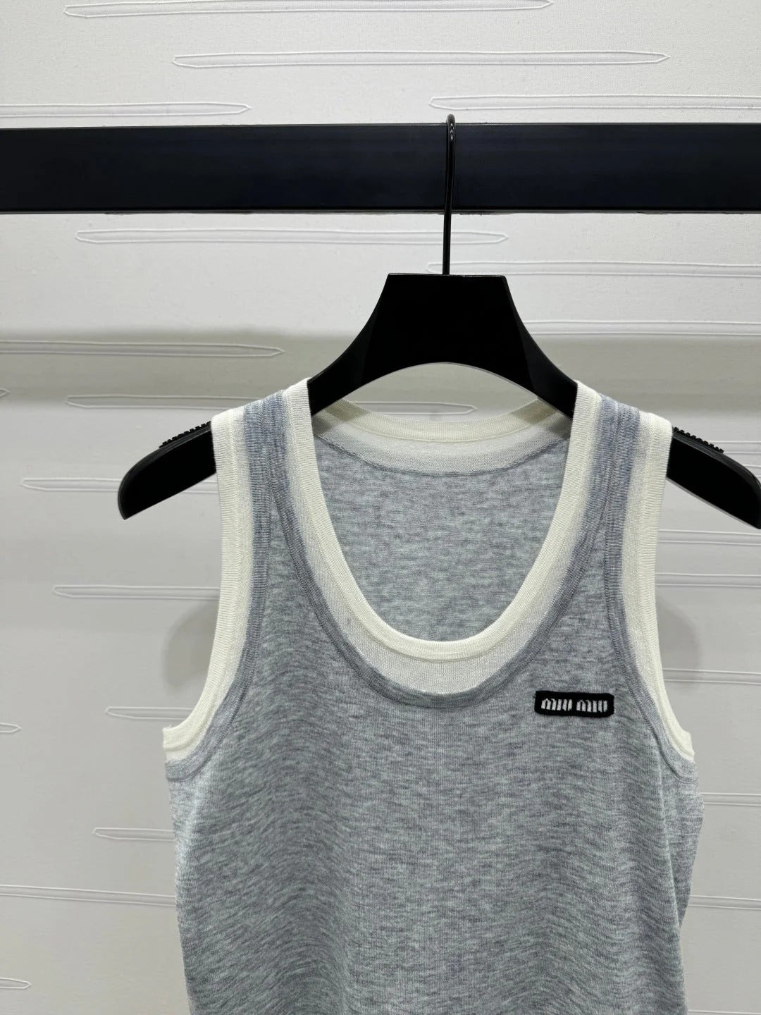 MIUMIU SLEEVELESS TOP 269404