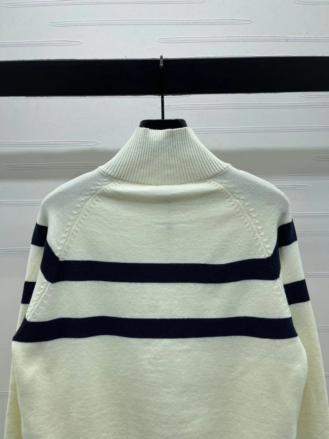 CHANEL 25S STAND-COLLAR CARDIGAN 282