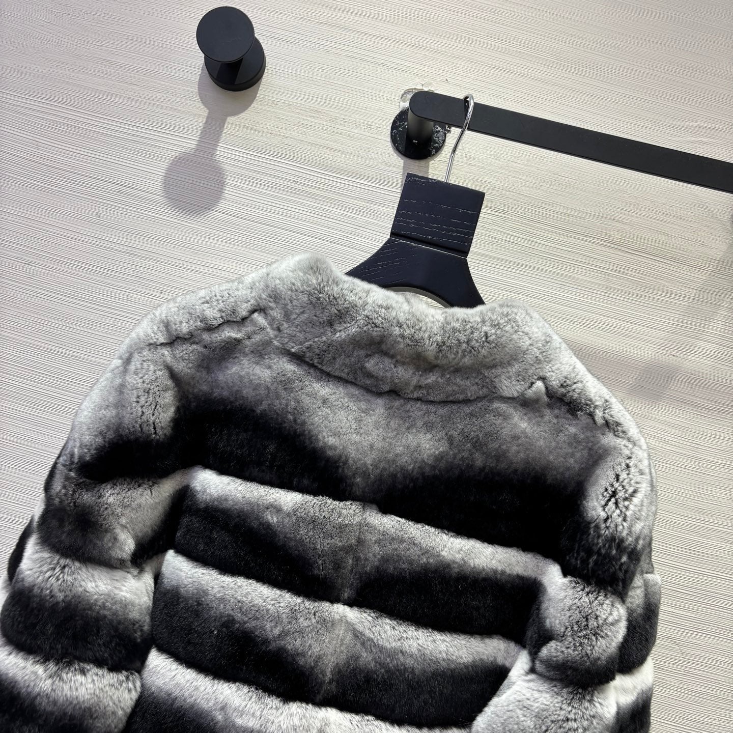 MAX MARA 25S V-NECK FUR COAT 155