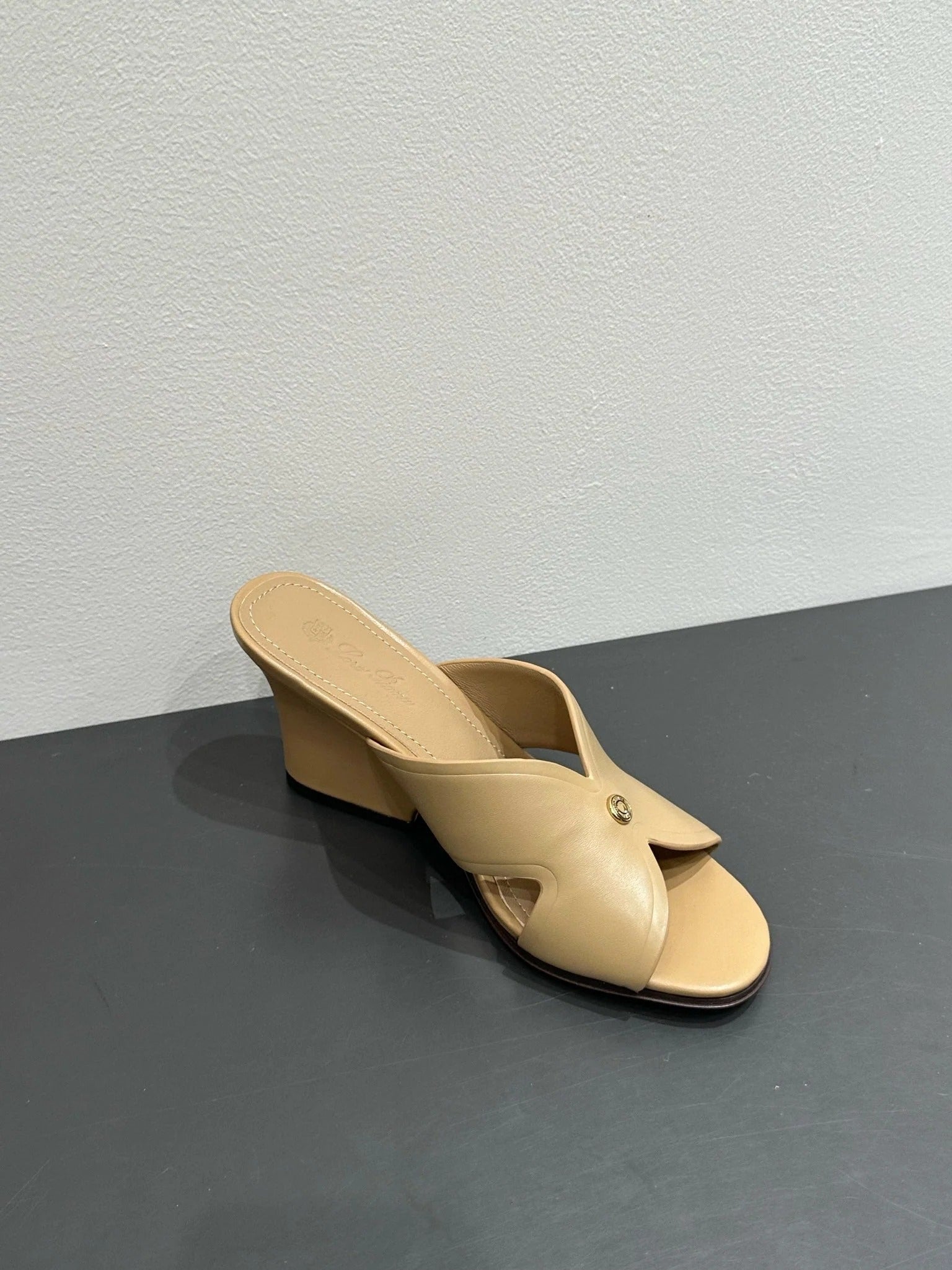 LP HIGH HEELS 25S IN WARM BEIGE LAMBSKIN