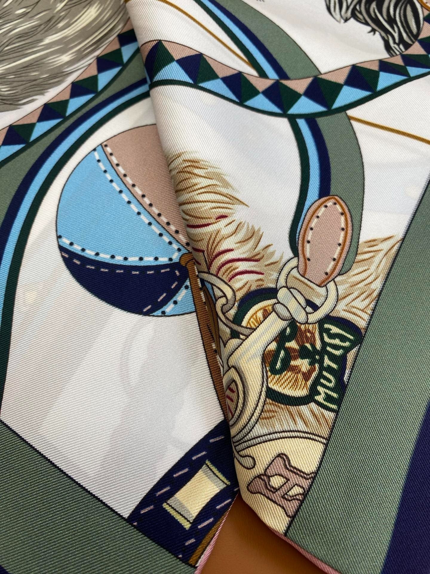 HERMES 25S SCARF 90 IN SILK 703715