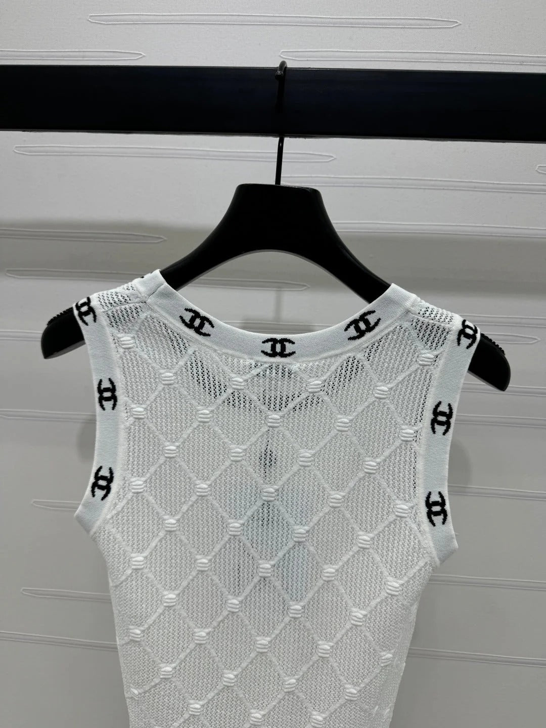 CHANEL SLEEVELESS TOP 269432
